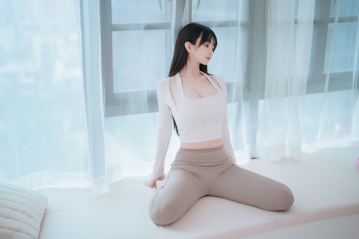 xgyw.top_网络美女桜井宁宁瑜伽妹妹主题性感紧身瑜伽服半脱秀惹火身材撩人诱惑写真111P
