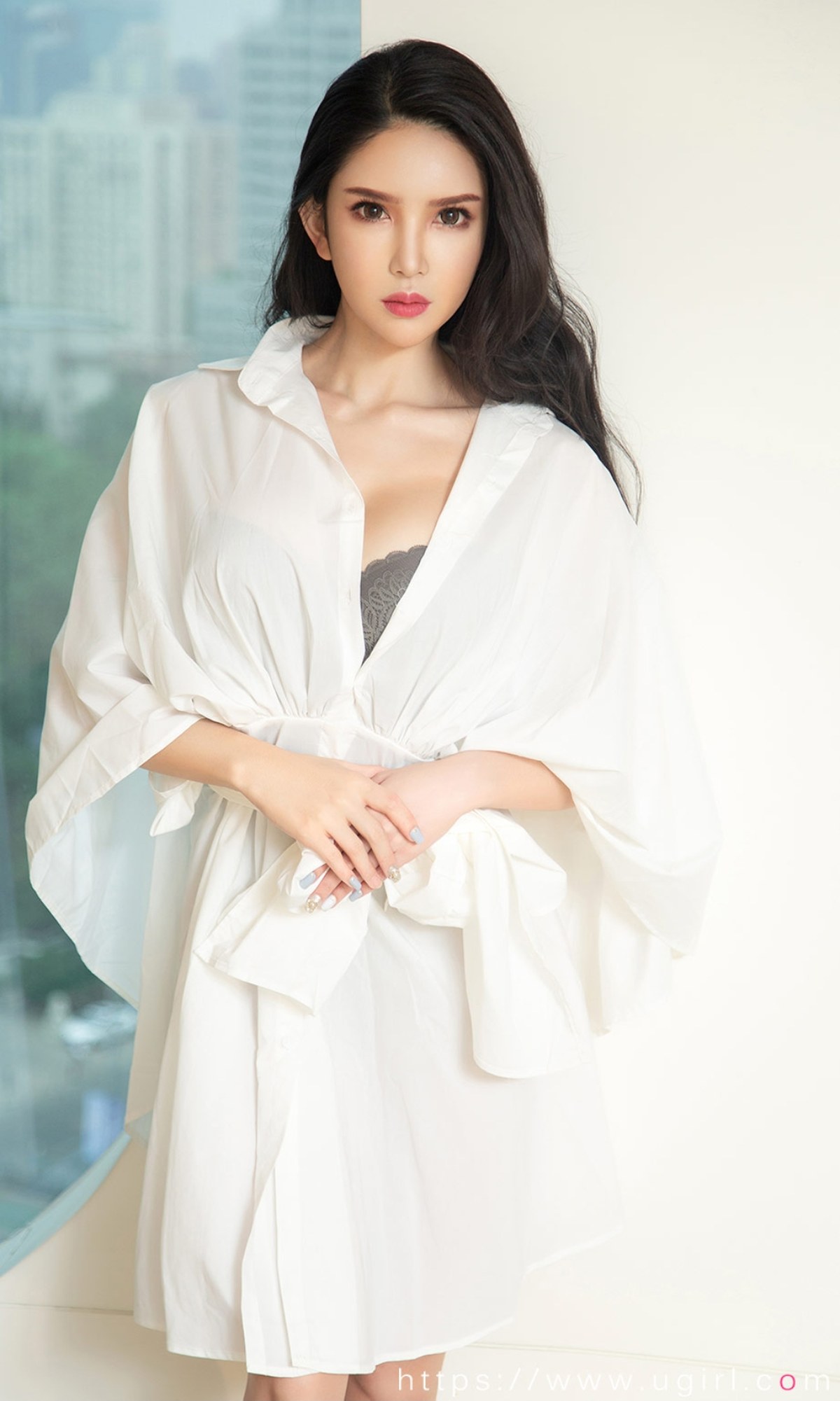 xgyw.top_[Ugirls爱尤物]No.2439_模特球球私房性感墨绿衬衫 白色睡衣秀完美身材诱惑写真35P
