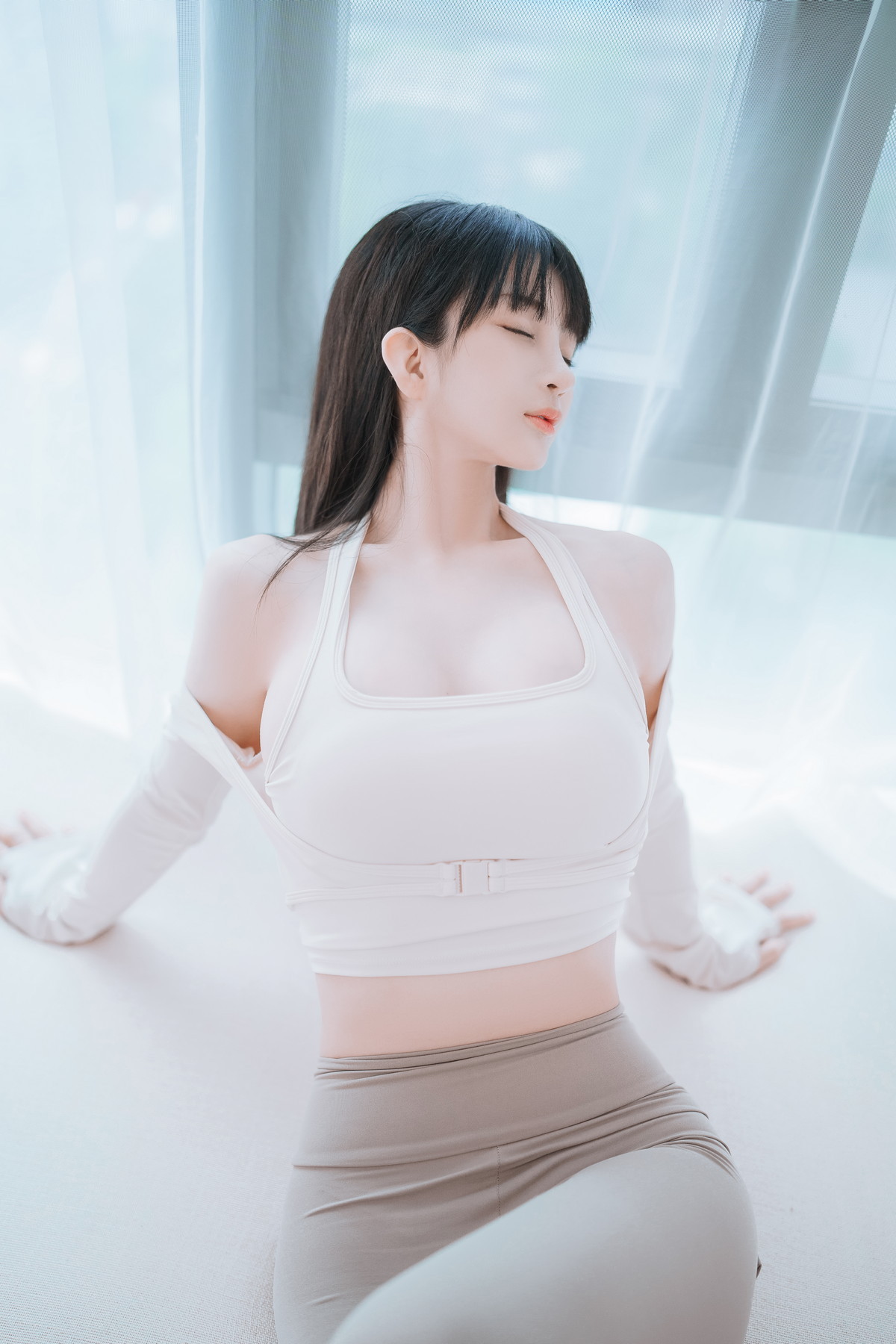 xgyw.top_网络美女桜井宁宁瑜伽妹妹主题性感紧身瑜伽服半脱秀惹火身材撩人诱惑写真111P