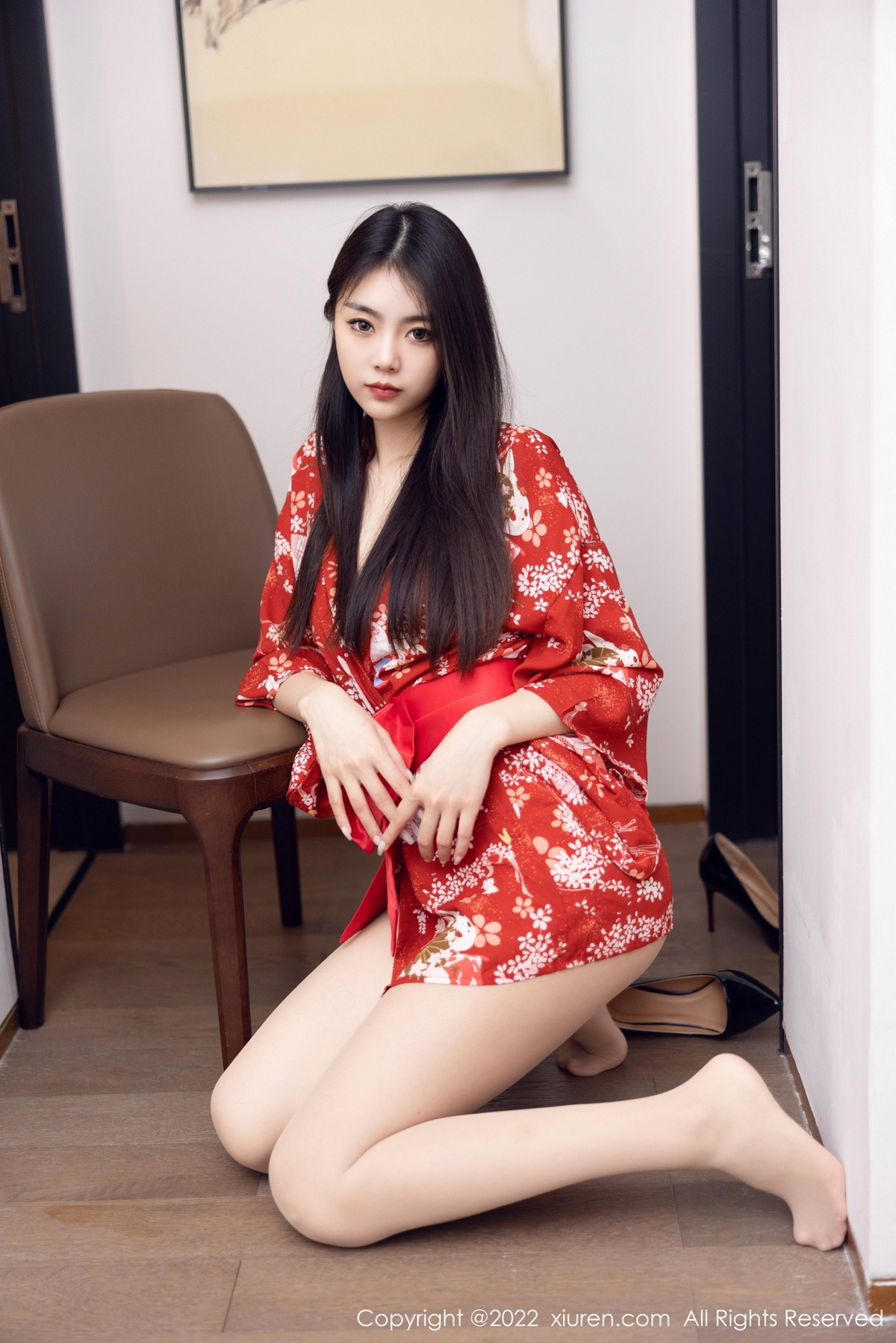 xgyw.top_XiuRen第5736_模特可乐Vicky红色图案服饰配超薄无内肉丝秀翘臀美腿诱惑写真53P