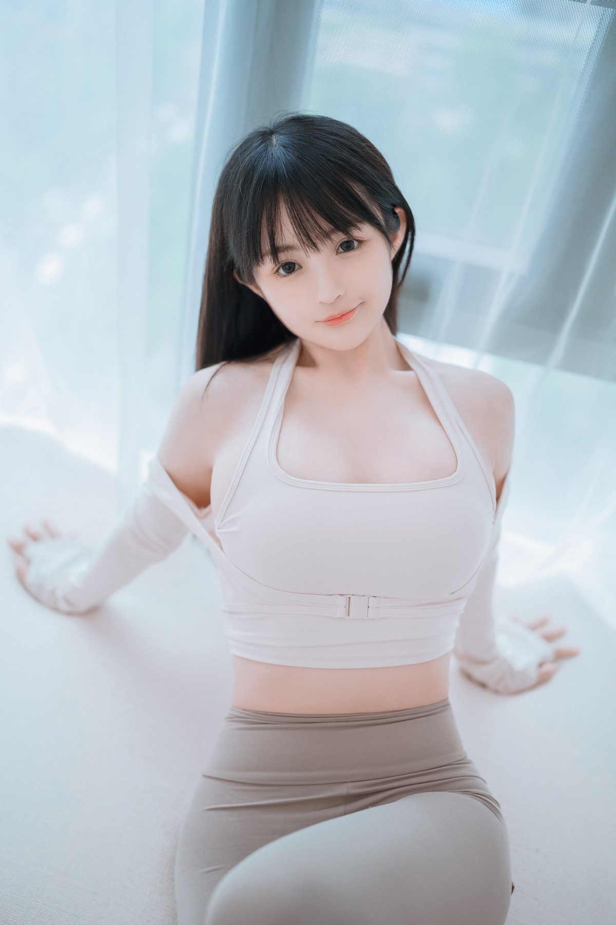 xgyw.top_网络美女桜井宁宁瑜伽妹妹主题性感紧身瑜伽服半脱秀惹火身材撩人诱惑写真111P