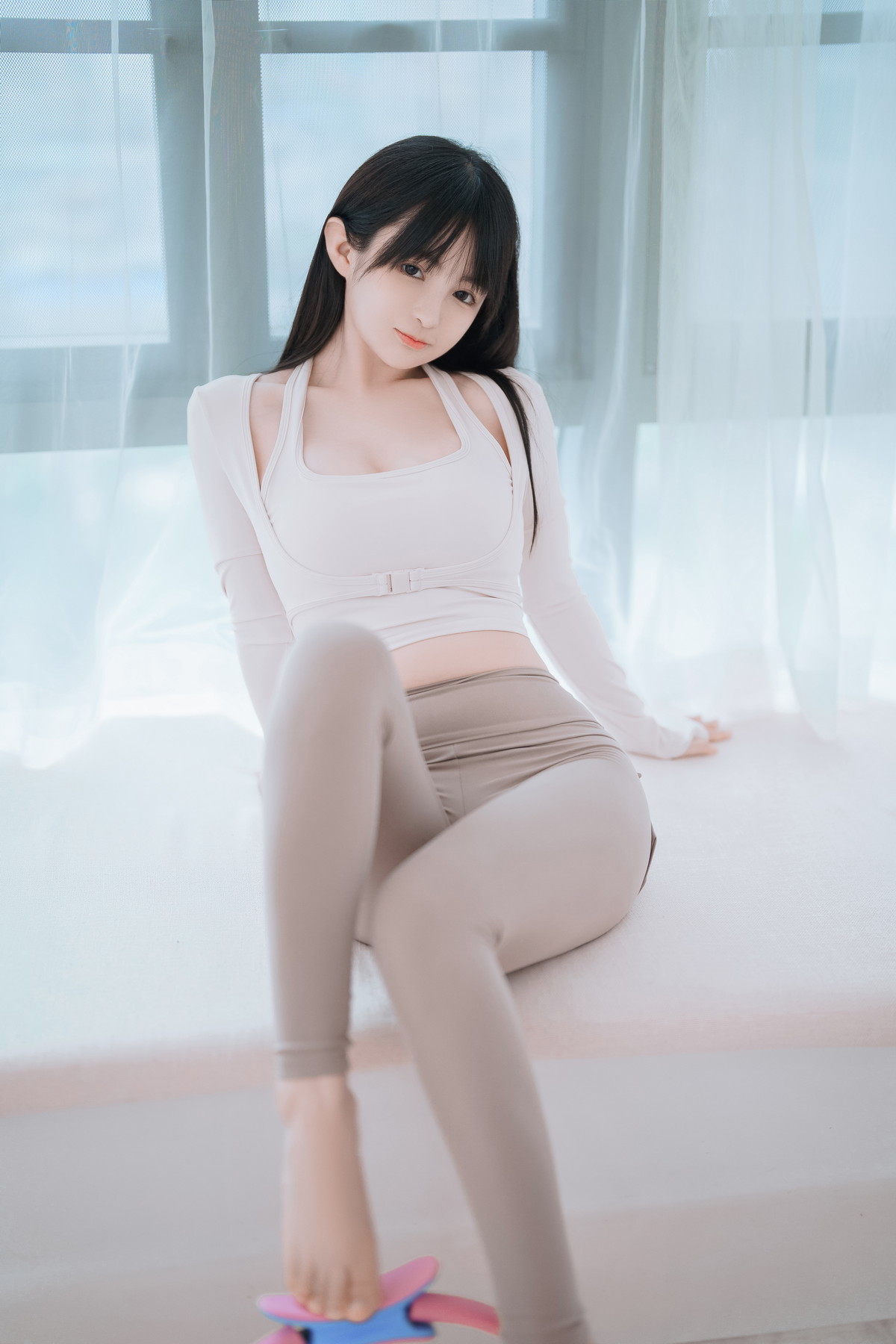 xgyw.top_网络美女桜井宁宁瑜伽妹妹主题性感紧身瑜伽服半脱秀惹火身材撩人诱惑写真111P