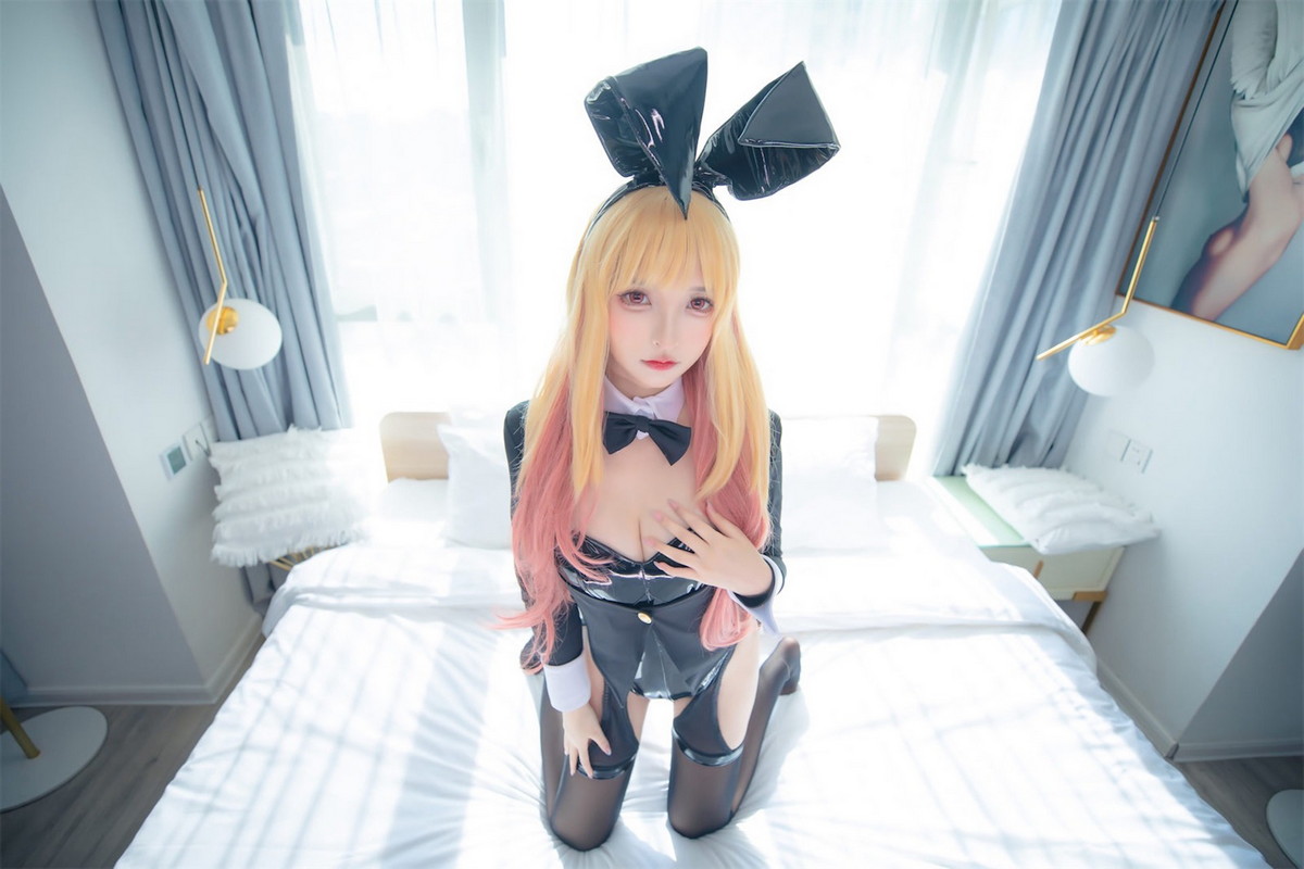 xgyw.top_萝莉美女神楽板真冬海梦兔女郎主题私房性感黑色皮质连体衣配黑丝吊袜诱惑写真75P