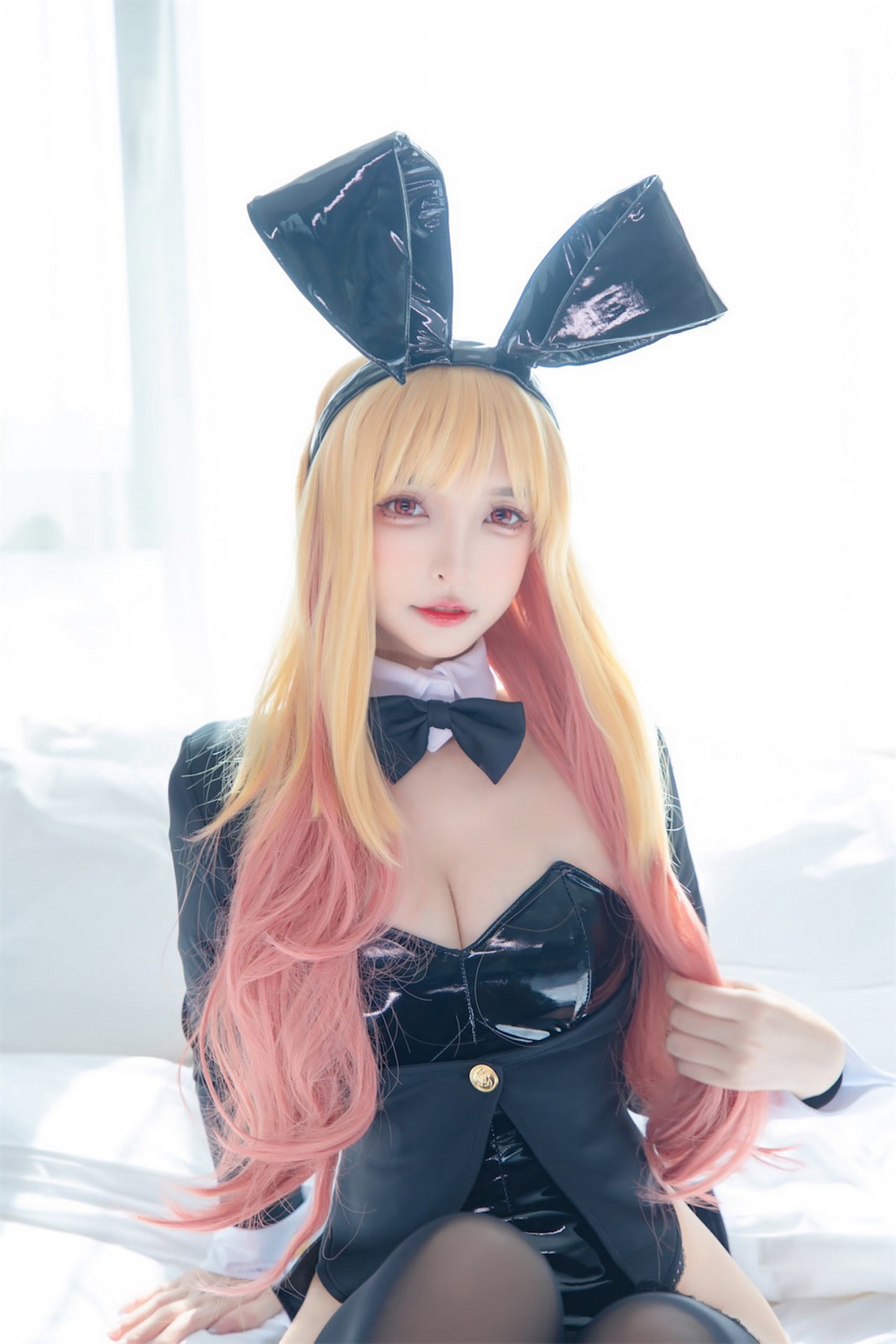 xgyw.top_萝莉美女神楽板真冬海梦兔女郎主题私房性感黑色皮质连体衣配黑丝吊袜诱惑写真75P
