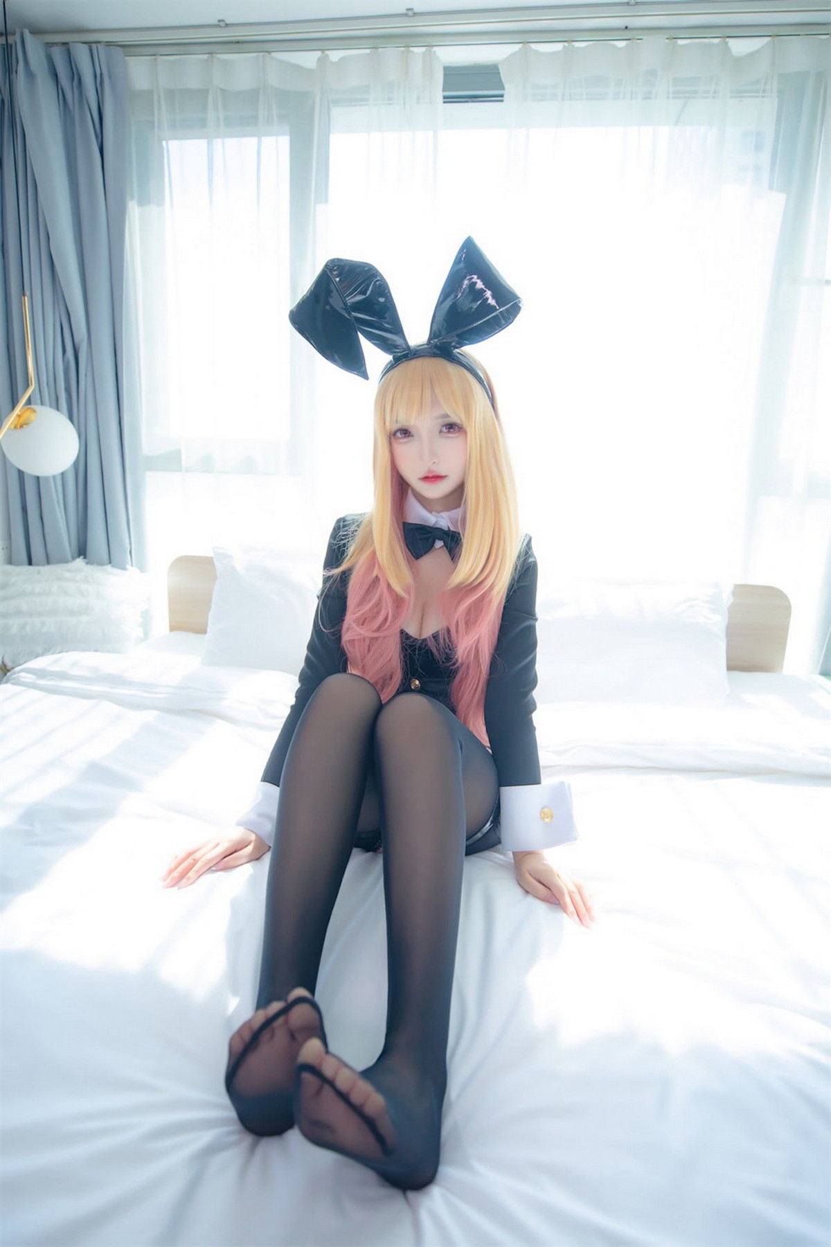 xgyw.top_萝莉美女神楽板真冬海梦兔女郎主题私房性感黑色皮质连体衣配黑丝吊袜诱惑写真75P
