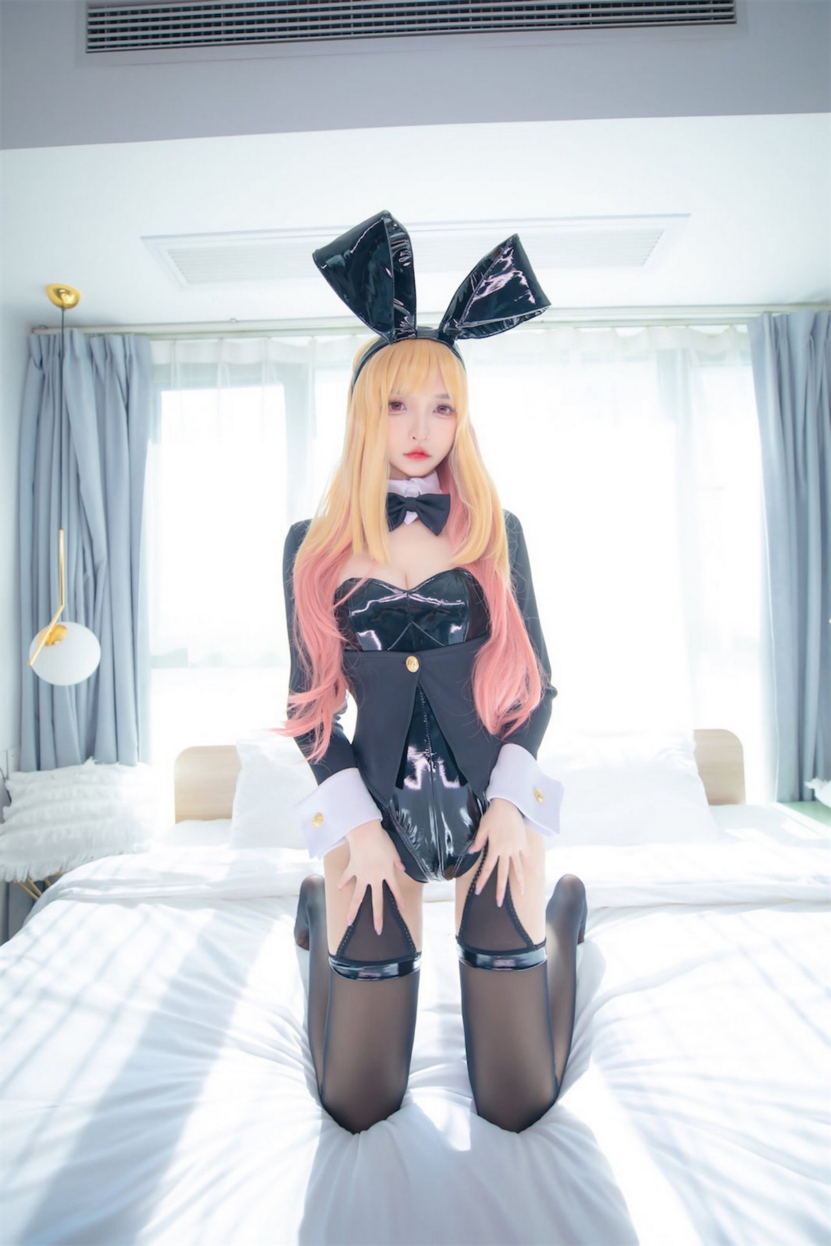 xgyw.top_萝莉美女神楽板真冬海梦兔女郎主题私房性感黑色皮质连体衣配黑丝吊袜诱惑写真75P