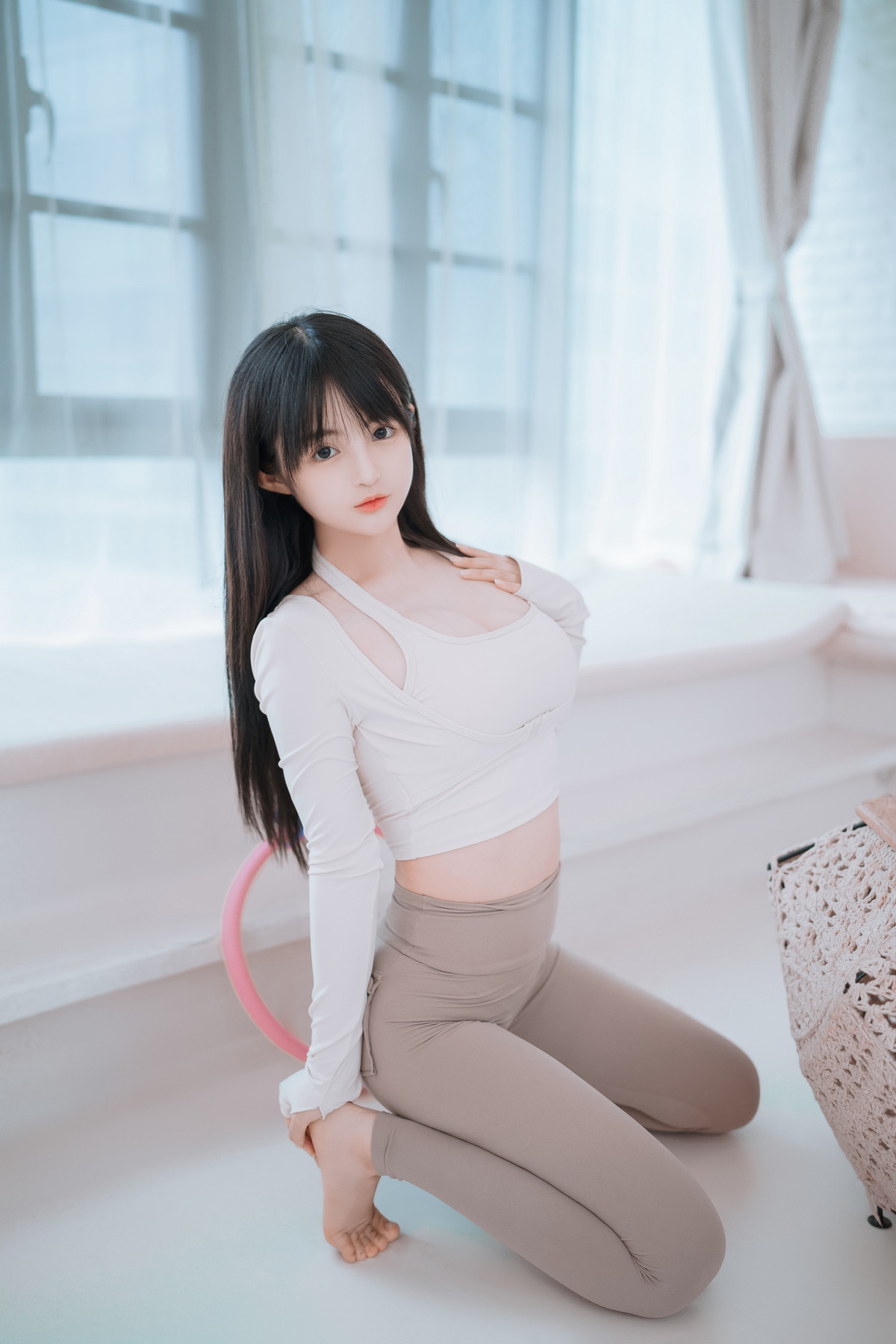 xgyw.top_网络美女桜井宁宁瑜伽妹妹主题性感紧身瑜伽服半脱秀惹火身材撩人诱惑写真111P