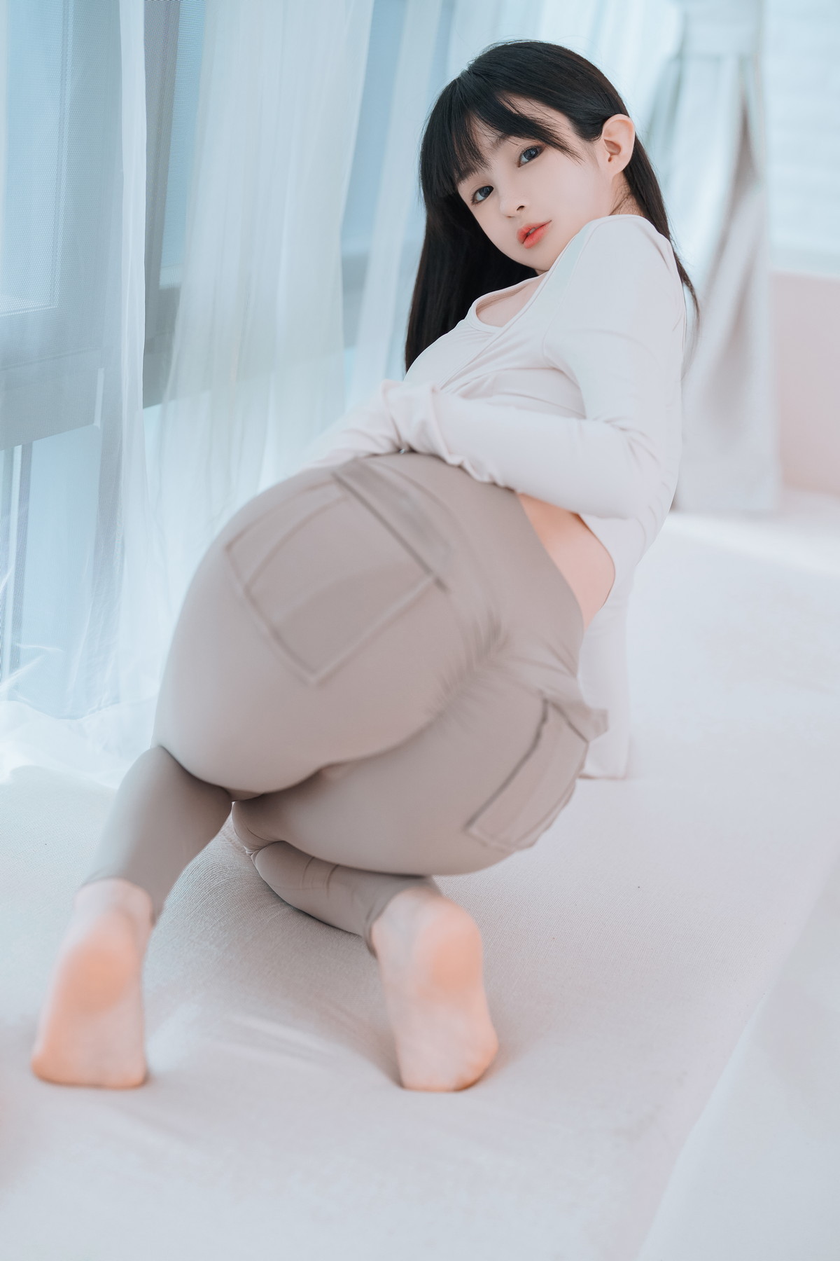 xgyw.top_网络美女桜井宁宁瑜伽妹妹主题性感紧身瑜伽服半脱秀惹火身材撩人诱惑写真111P