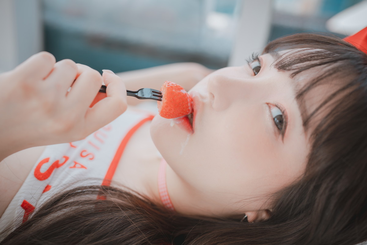 xgyw.top_[DJAWA]No.209_模特Yeeun_Strawbeery Girl主题私房性感红色短裙秀白嫩翘臀诱惑写真81P