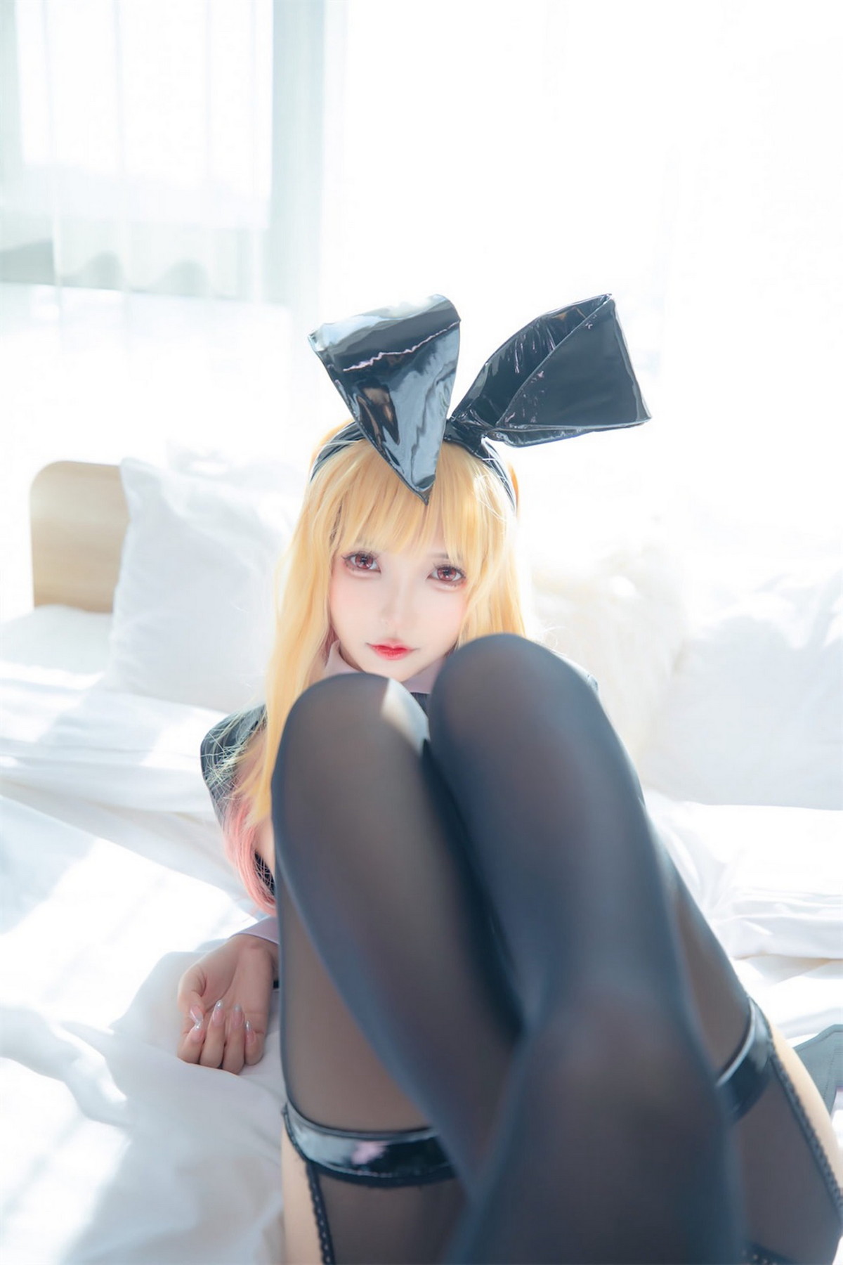 xgyw.top_萝莉美女神楽板真冬海梦兔女郎主题私房性感黑色皮质连体衣配黑丝吊袜诱惑写真75P