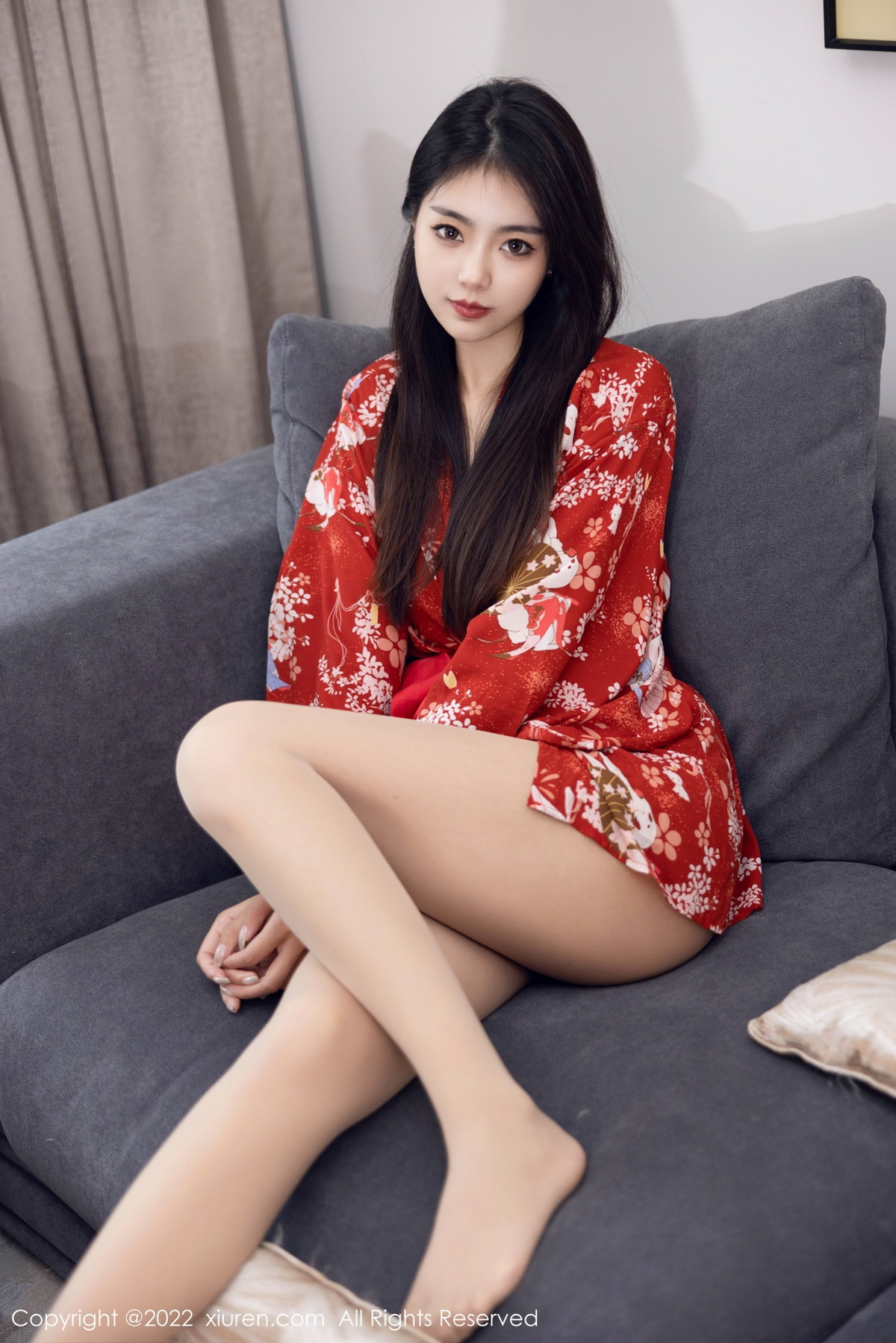 xgyw.top_XiuRen第5736_模特可乐Vicky红色图案服饰配超薄无内肉丝秀翘臀美腿诱惑写真53P