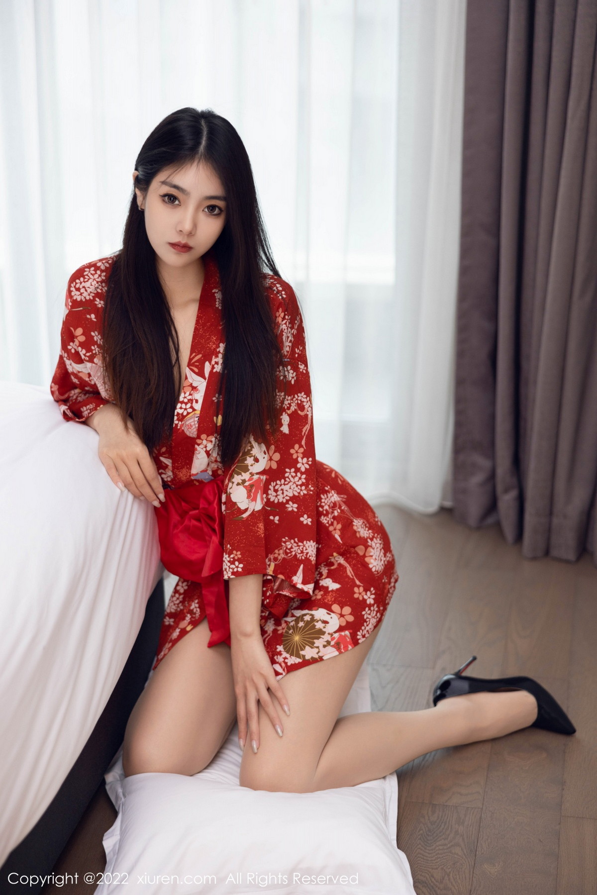 xgyw.top_XiuRen第5736_模特可乐Vicky红色图案服饰配超薄无内肉丝秀翘臀美腿诱惑写真53P
