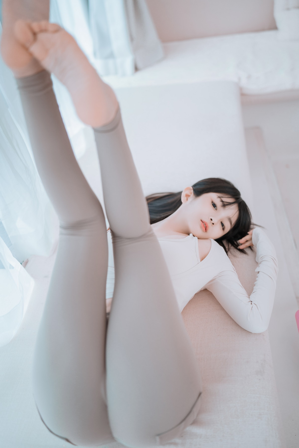 xgyw.top_网络美女桜井宁宁瑜伽妹妹主题性感紧身瑜伽服半脱秀惹火身材撩人诱惑写真111P