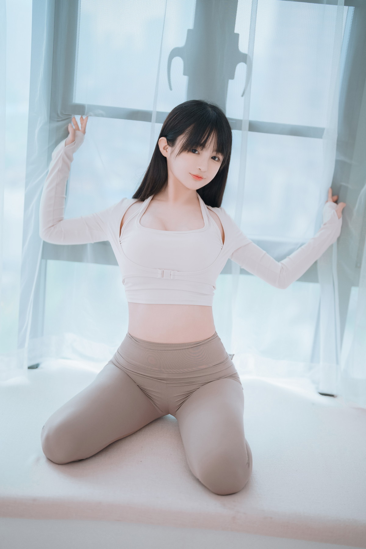 xgyw.top_网络美女桜井宁宁瑜伽妹妹主题性感紧身瑜伽服半脱秀惹火身材撩人诱惑写真111P