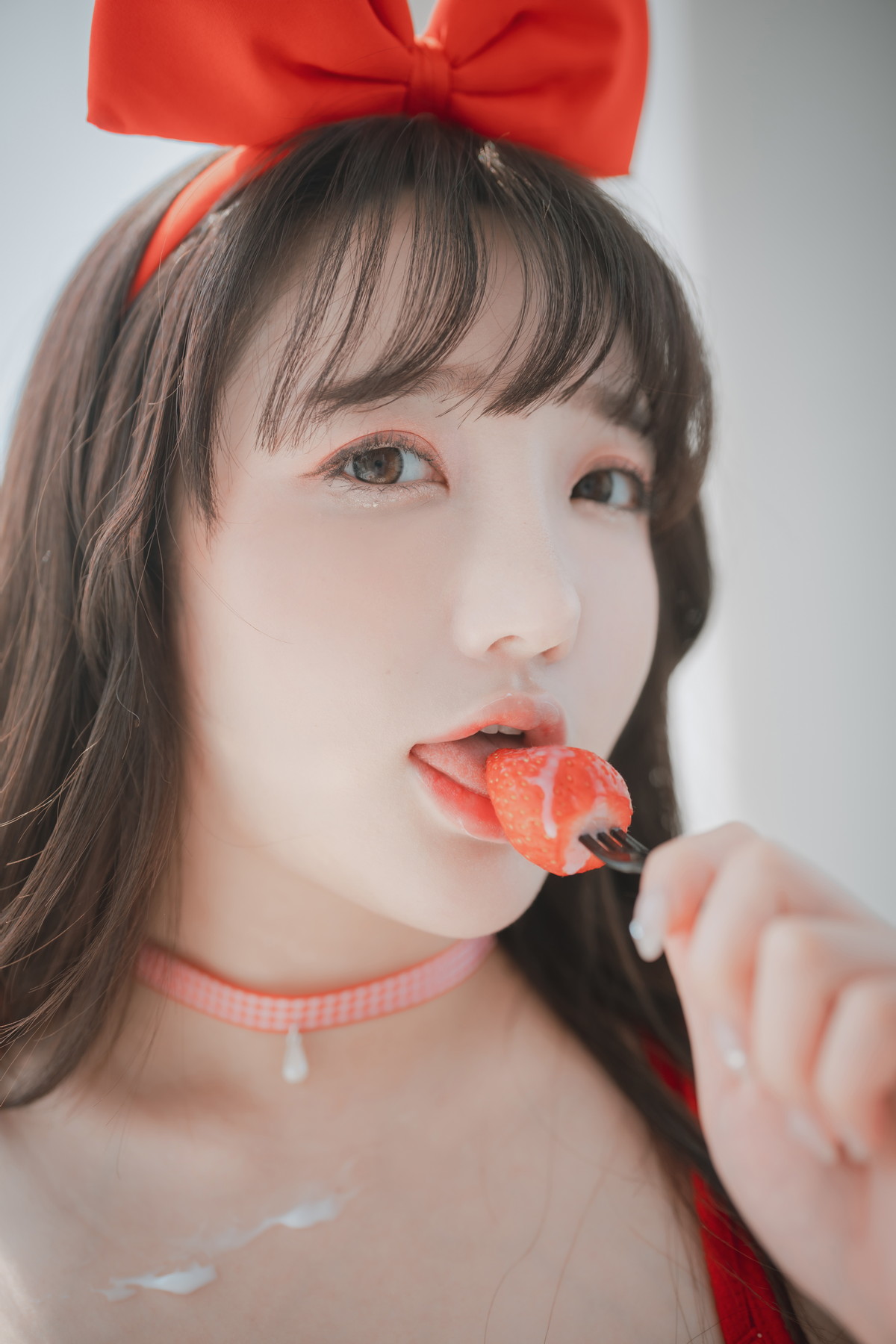 xgyw.top_[DJAWA]No.209_模特Yeeun_Strawbeery Girl主题私房性感红色短裙秀白嫩翘臀诱惑写真81P