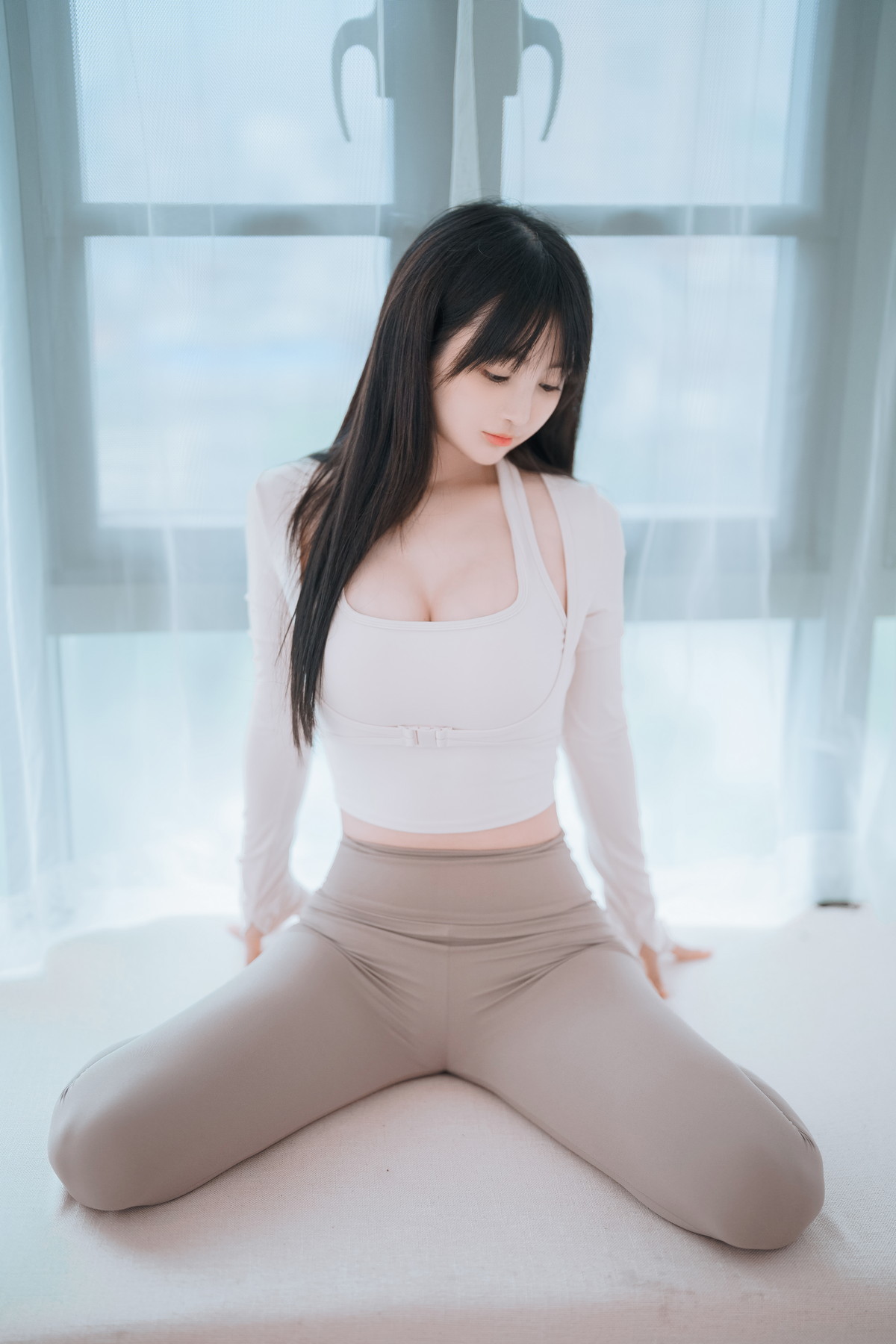 xgyw.top_网络美女桜井宁宁瑜伽妹妹主题性感紧身瑜伽服半脱秀惹火身材撩人诱惑写真111P