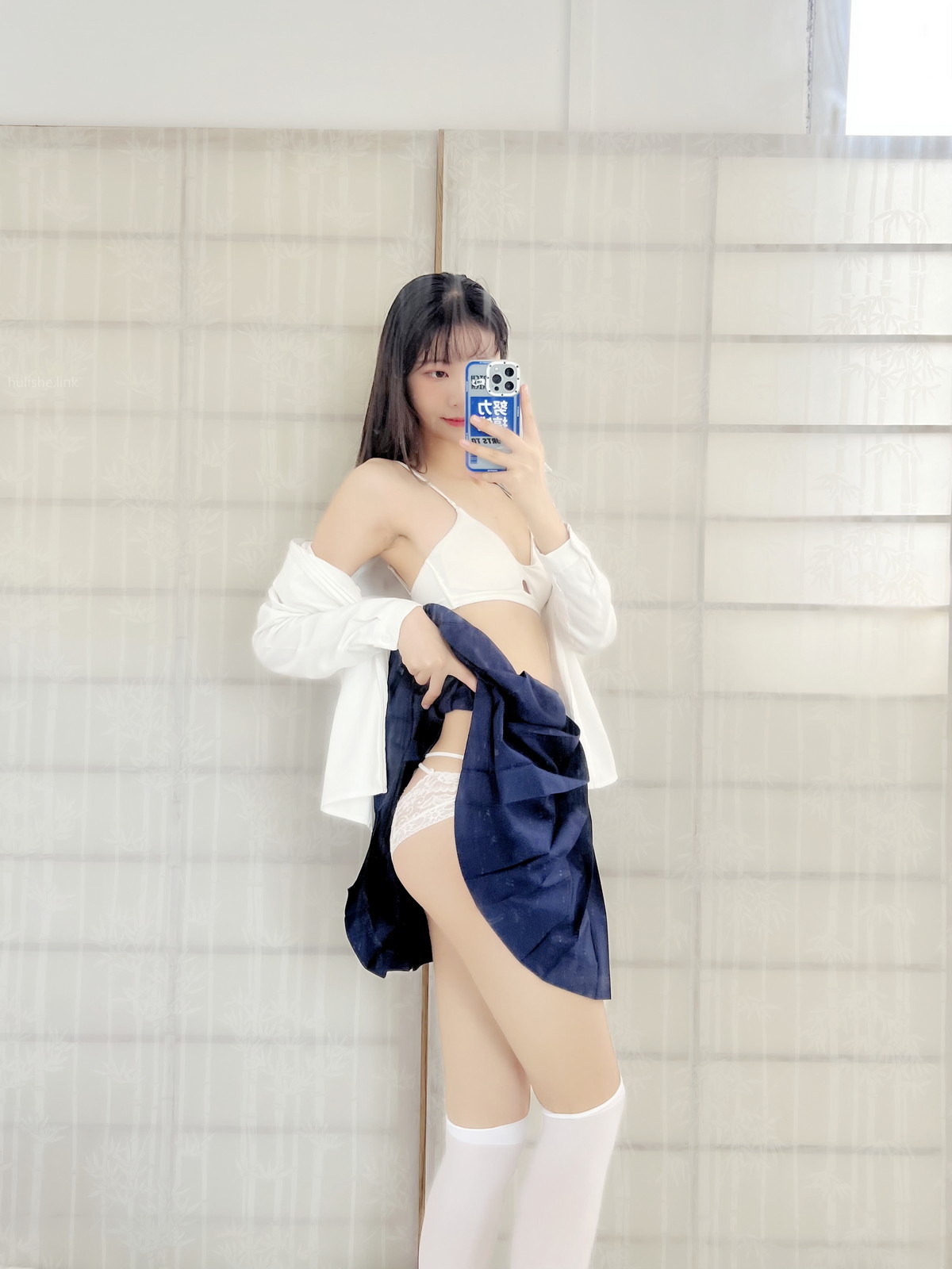 xgyw.top_网络美女西瓜少女新年祝福福利主题私房性感JK制服半脱露蕾丝内裤诱惑写真38P