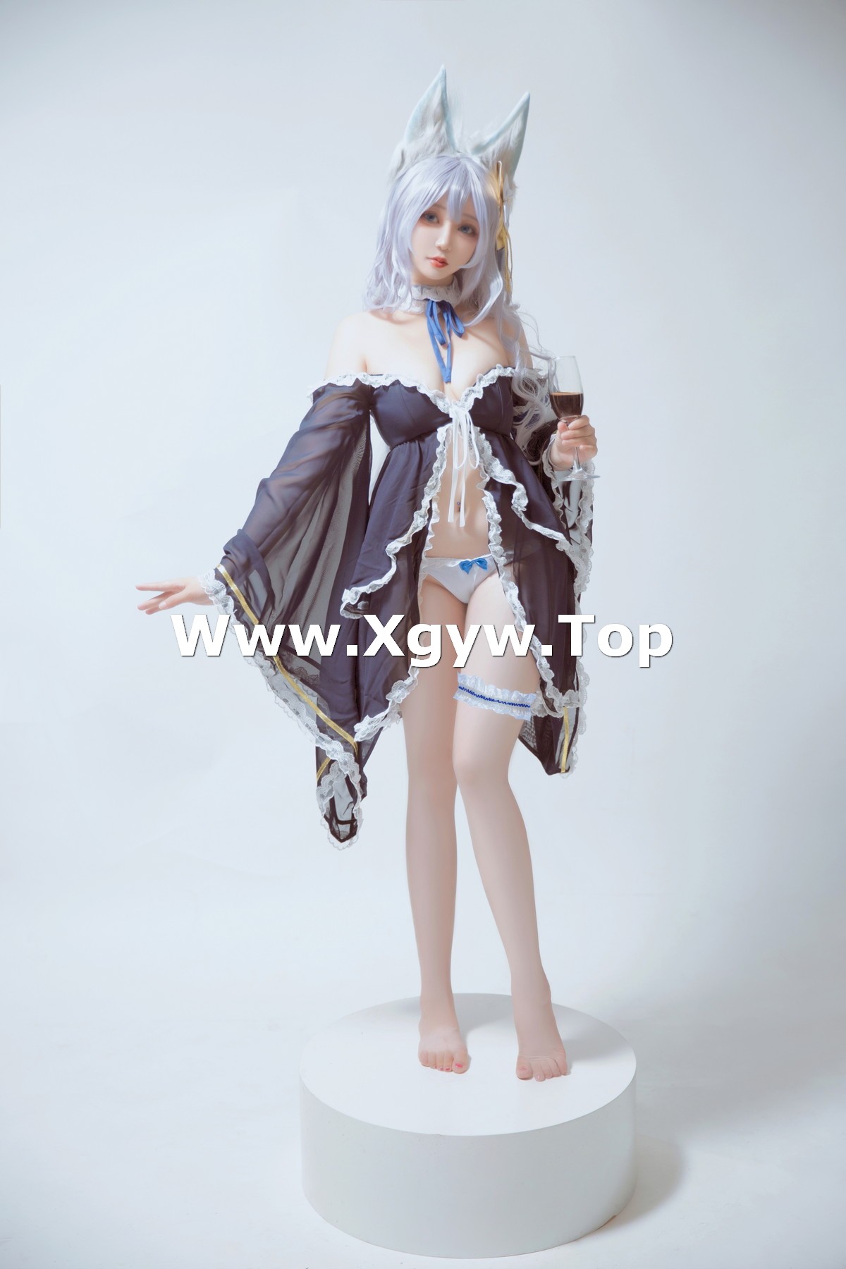 xgyw.top_Coser美女Ruby蘸酱美美碧蓝航线信浓睡衣主题性感低胸睡衣秀豪乳诱惑写真28P