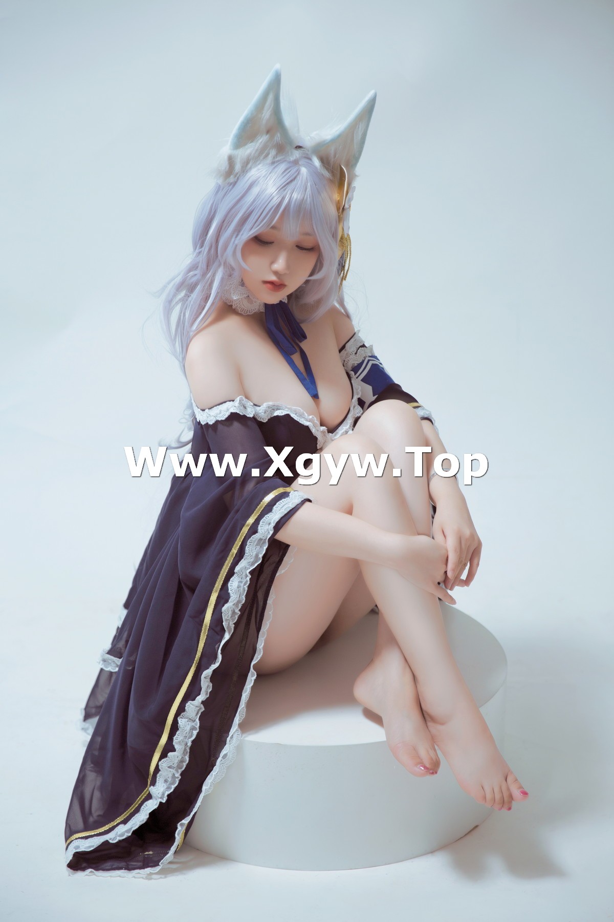xgyw.top_Coser美女Ruby蘸酱美美碧蓝航线信浓睡衣主题性感低胸睡衣秀豪乳诱惑写真28P
