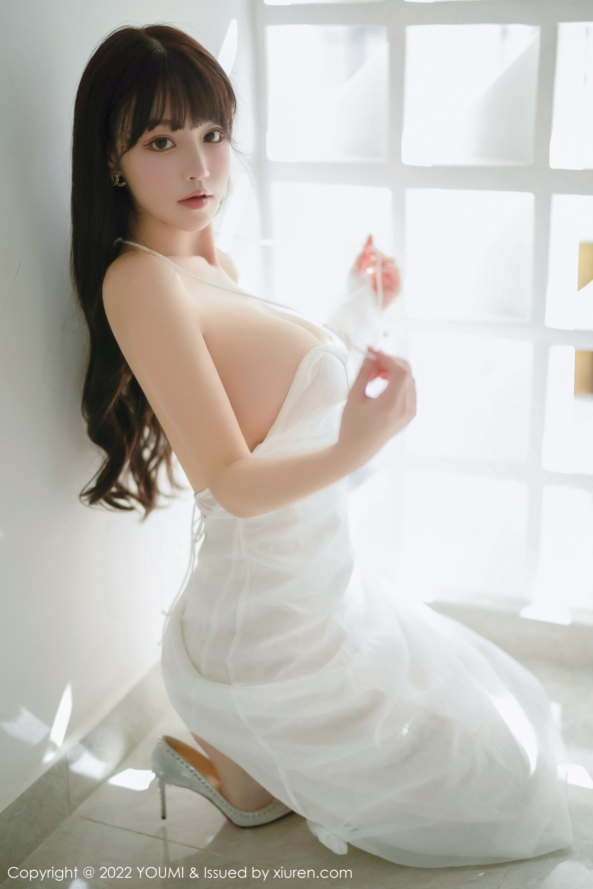 xgyw.top_[YouMi尤蜜荟]Vol.856_女神朱可儿Flora西双版纳旅拍白色连衣长裙配白丝吊袜诱惑写真88P