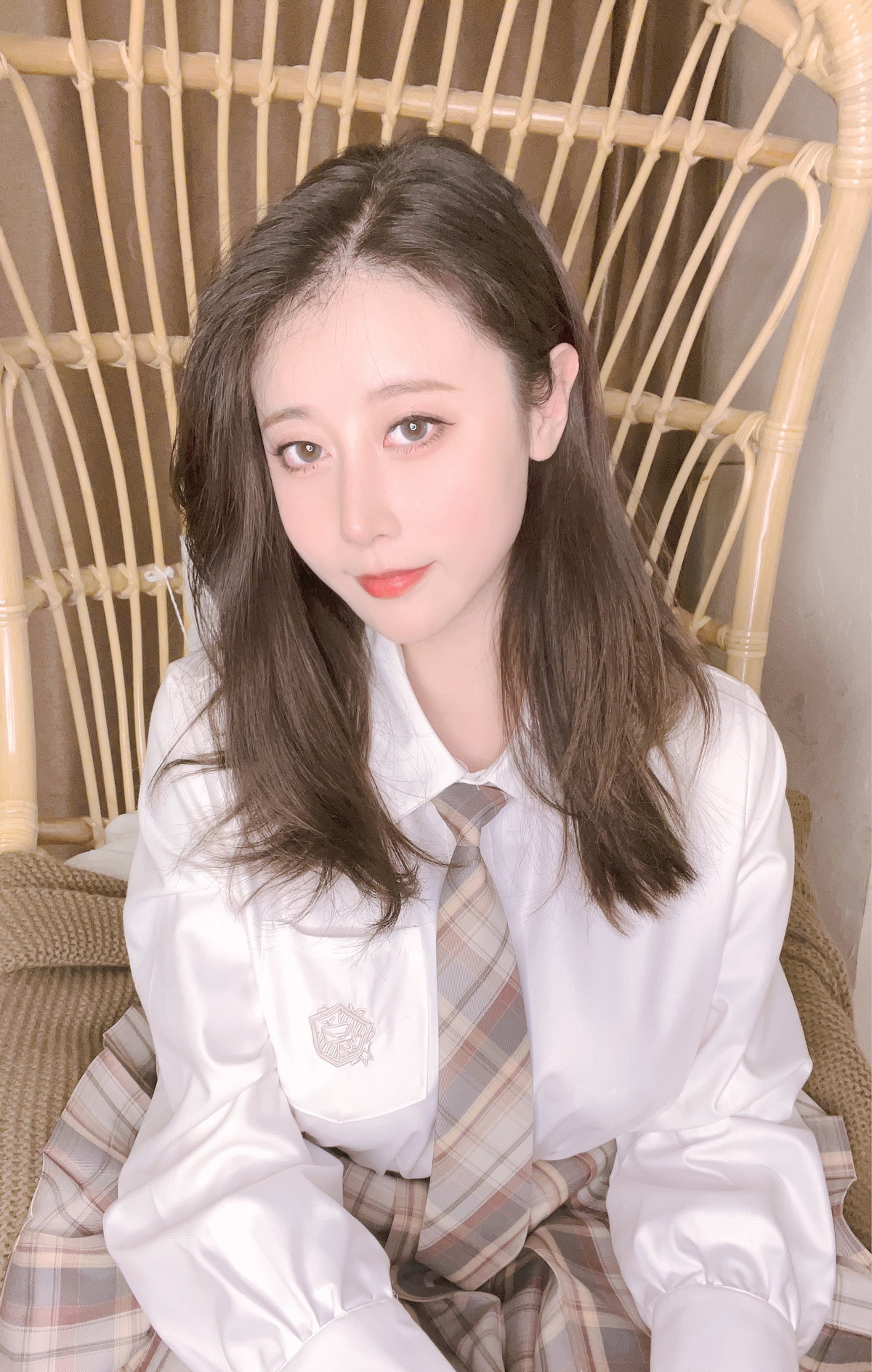 xgyw.top_萌妹奈汐酱nice-JK主题私房性感JK制服配白丝袜半脱露傲人豪乳遮点诱惑写真53P
