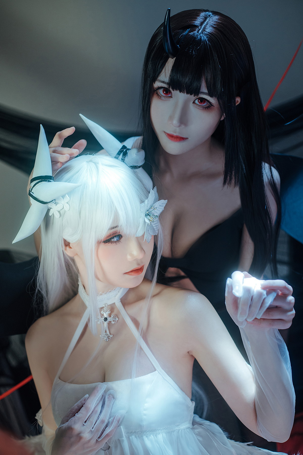 xgyw.top_网络美女焖焖碳＆Tomoyo酱碧蓝航线主题性感白色薄纱吊裙秀完美身材诱惑写真29P