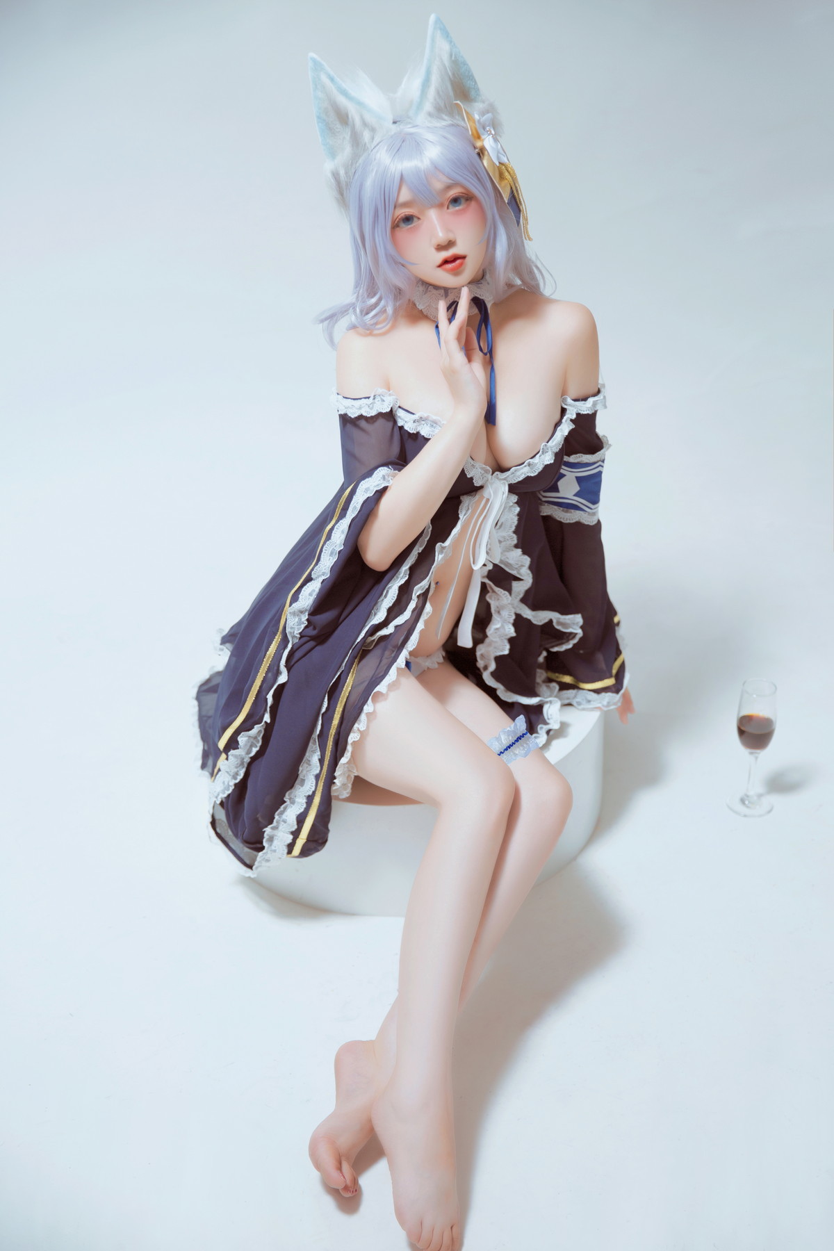 xgyw.top_Coser美女Ruby蘸酱美美碧蓝航线信浓睡衣主题性感低胸睡衣秀豪乳诱惑写真28P