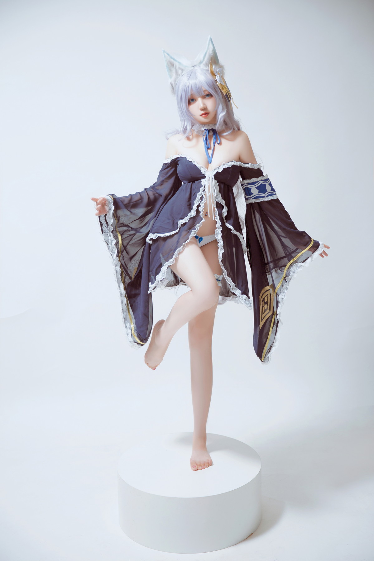 xgyw.top_Coser美女Ruby蘸酱美美碧蓝航线信浓睡衣主题性感低胸睡衣秀豪乳诱惑写真28P