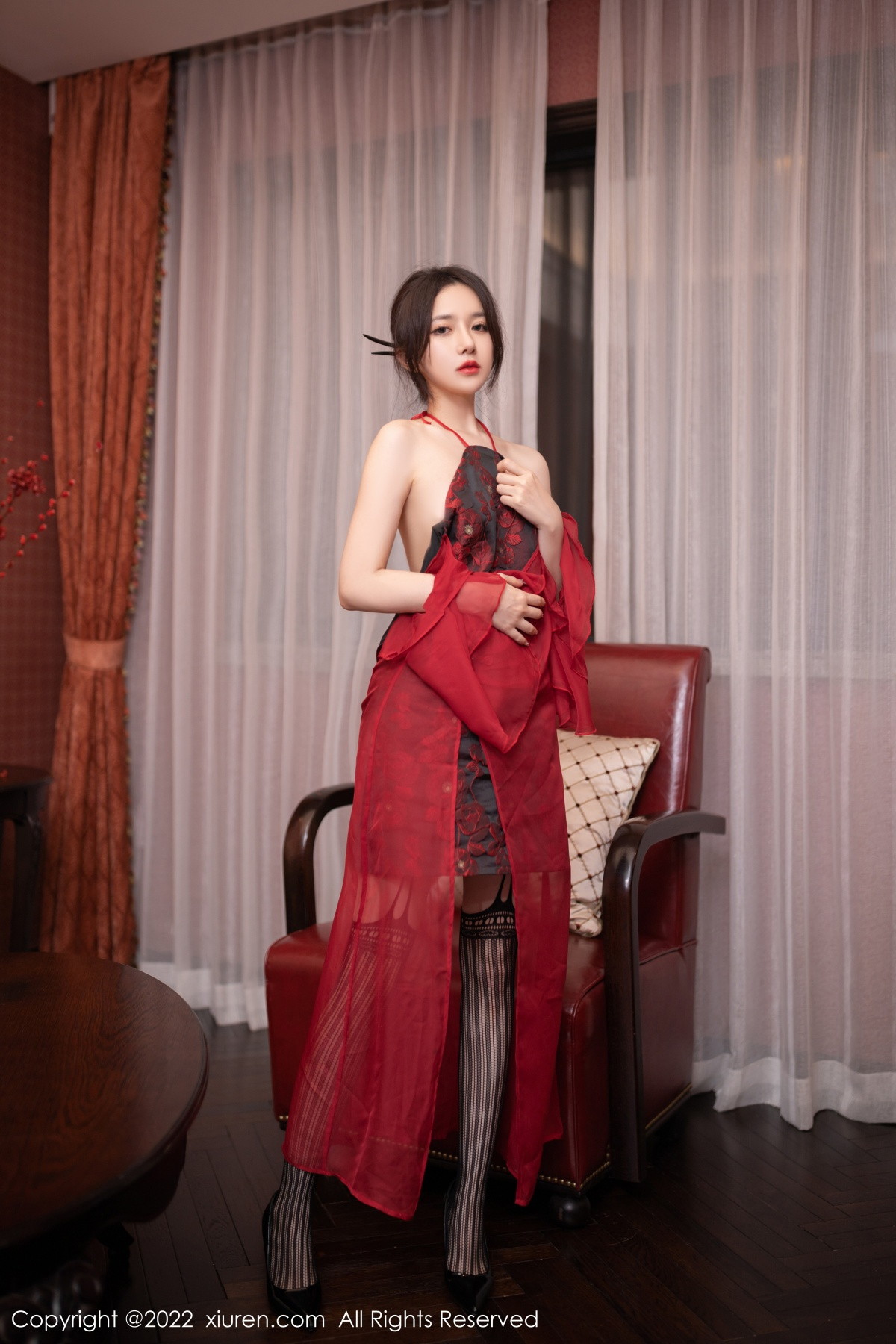 xgyw.top_XiuRen第5747期_模特鱼子酱Fish性感红色薄纱服配黑丝吊袜秀完美身材诱惑写真82P