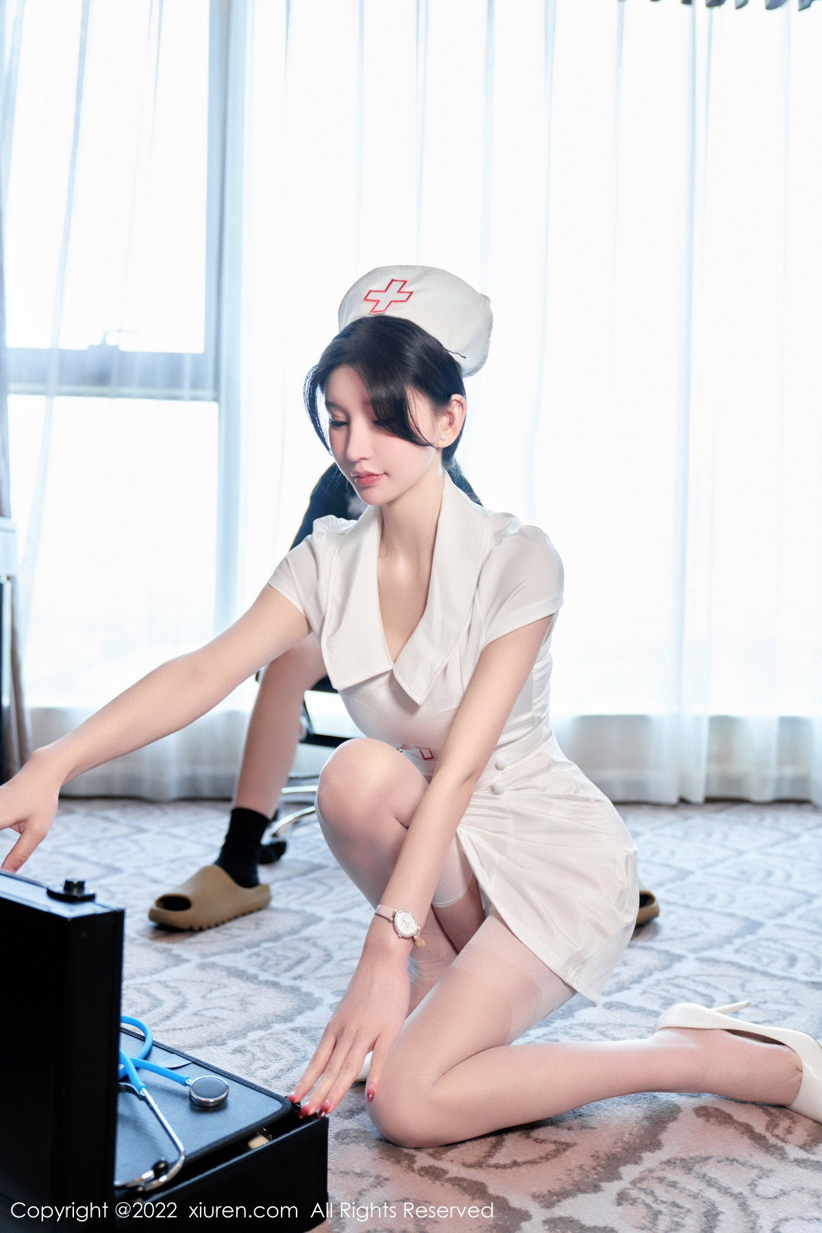 xgyw.top_XiuRen第5746期_女神周于希Sally脱白色护士制服露性感内衣配白丝吊袜诱惑写真80P