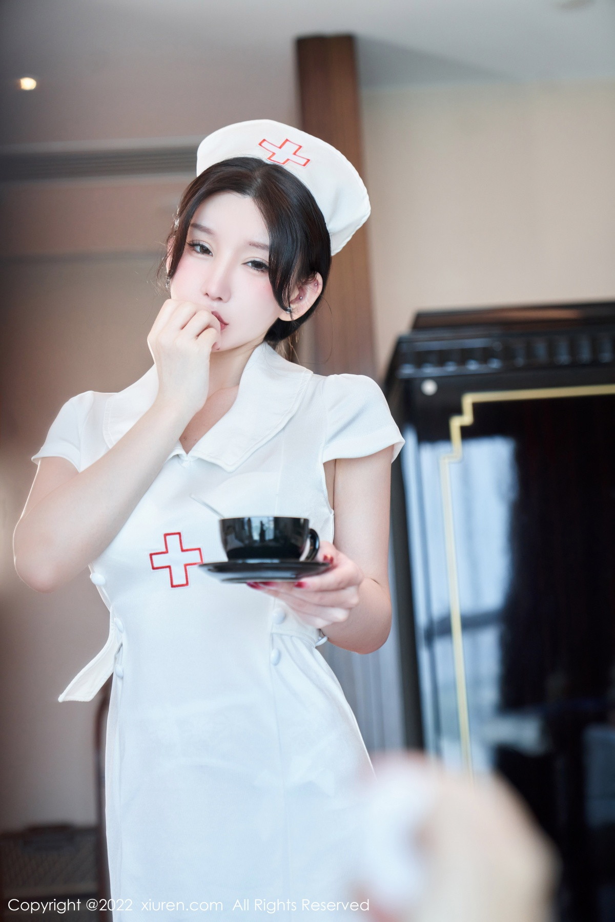 xgyw.top_XiuRen第5746期_女神周于希Sally脱白色护士制服露性感内衣配白丝吊袜诱惑写真80P