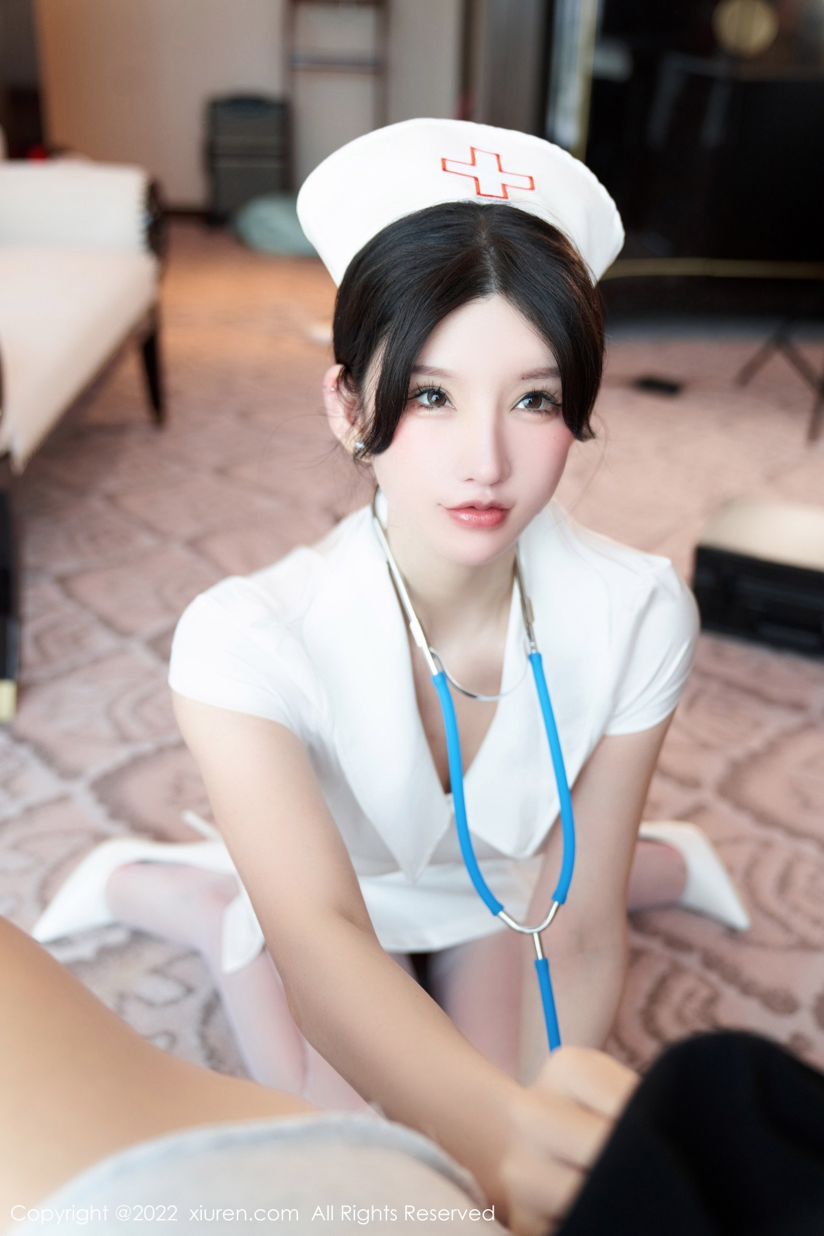 xgyw.top_XiuRen第5746期_女神周于希Sally脱白色护士制服露性感内衣配白丝吊袜诱惑写真80P