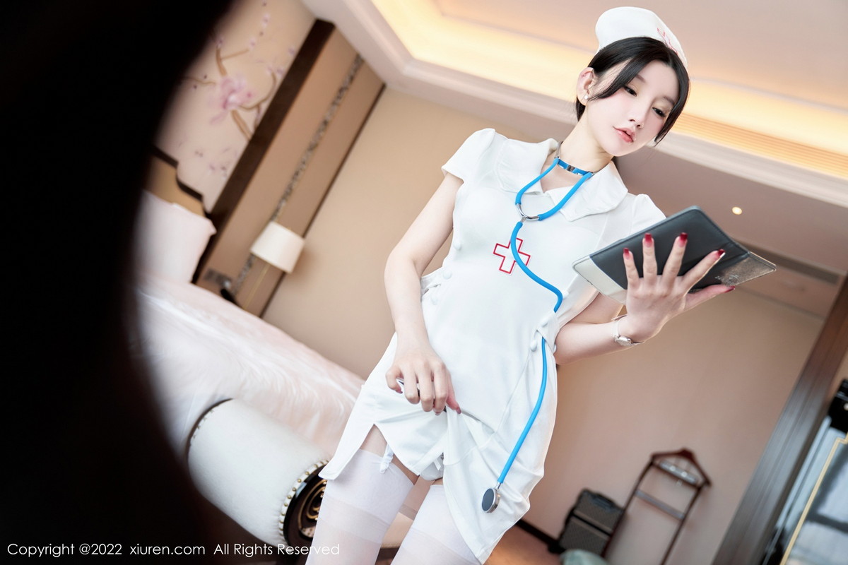 xgyw.top_XiuRen第5746期_女神周于希Sally脱白色护士制服露性感内衣配白丝吊袜诱惑写真80P