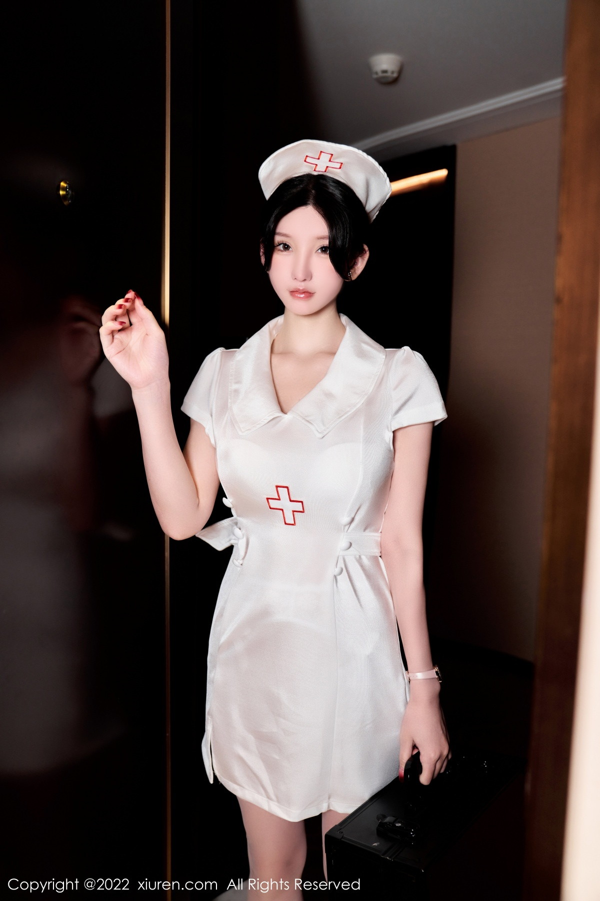 xgyw.top_XiuRen第5746期_女神周于希Sally脱白色护士制服露性感内衣配白丝吊袜诱惑写真80P