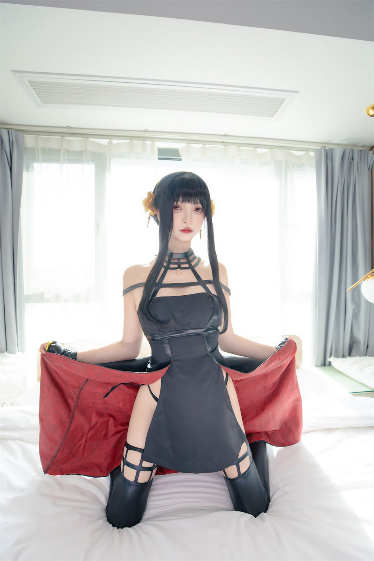 xgyw.top_萝莉美女神楽板真冬约尔太太主题性感黑色吊裙配皮质腿袜秀翘臀美腿诱惑写真75P