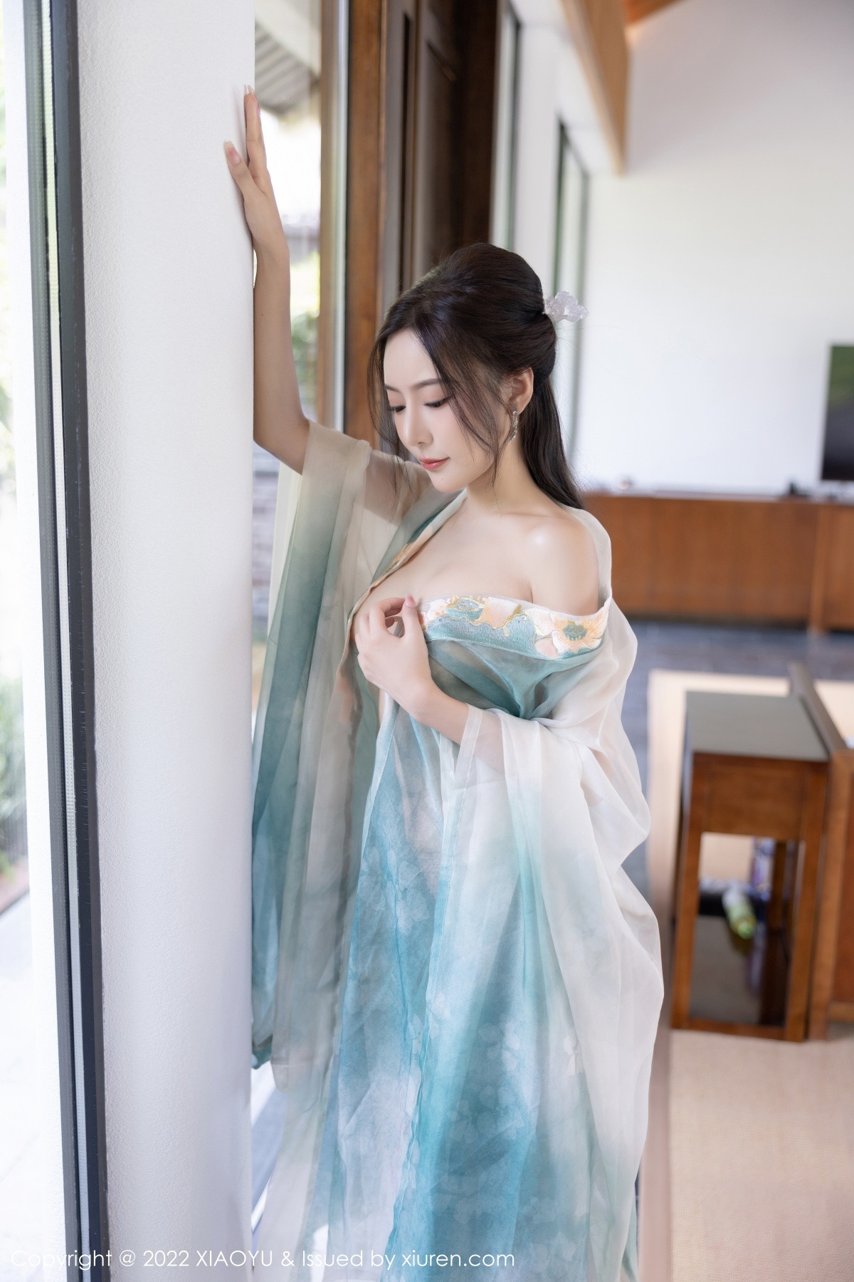 xgyw.top_[XiaoYu画语界]Vol.889_女神王馨瑶yanni杭州旅拍户外场景性感浅色古装服迷人诱惑写真92P
