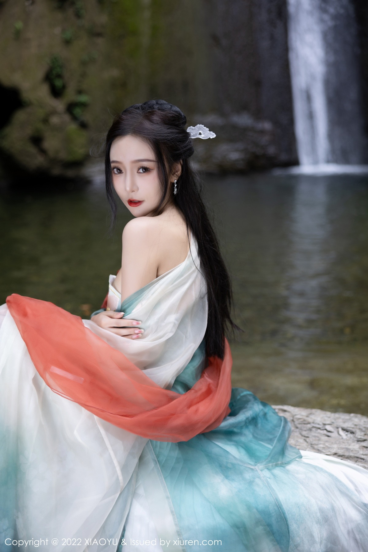 xgyw.top_[XiaoYu画语界]Vol.889_女神王馨瑶yanni杭州旅拍户外场景性感浅色古装服迷人诱惑写真92P