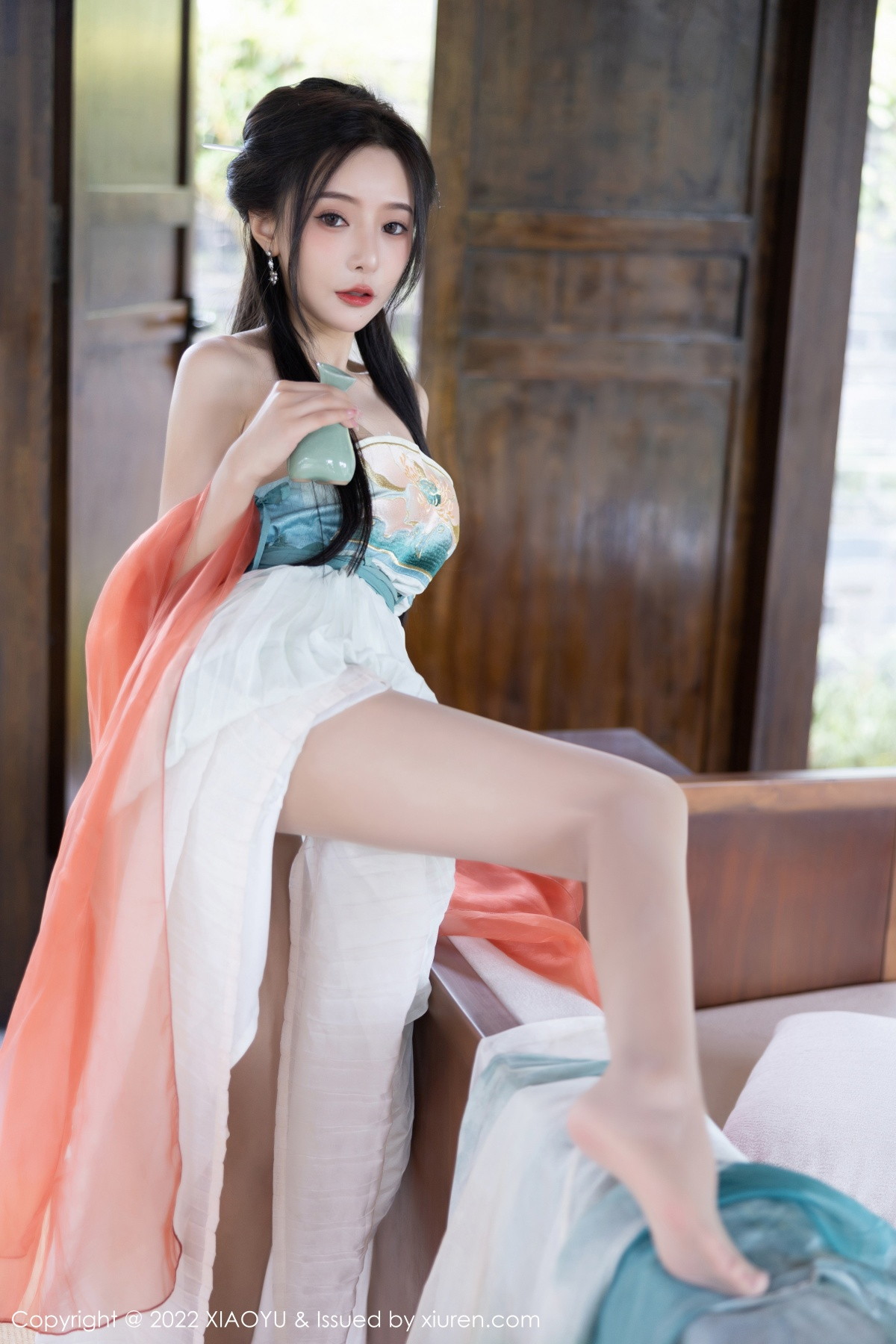 xgyw.top_[XiaoYu画语界]Vol.889_女神王馨瑶yanni杭州旅拍户外场景性感浅色古装服迷人诱惑写真92P