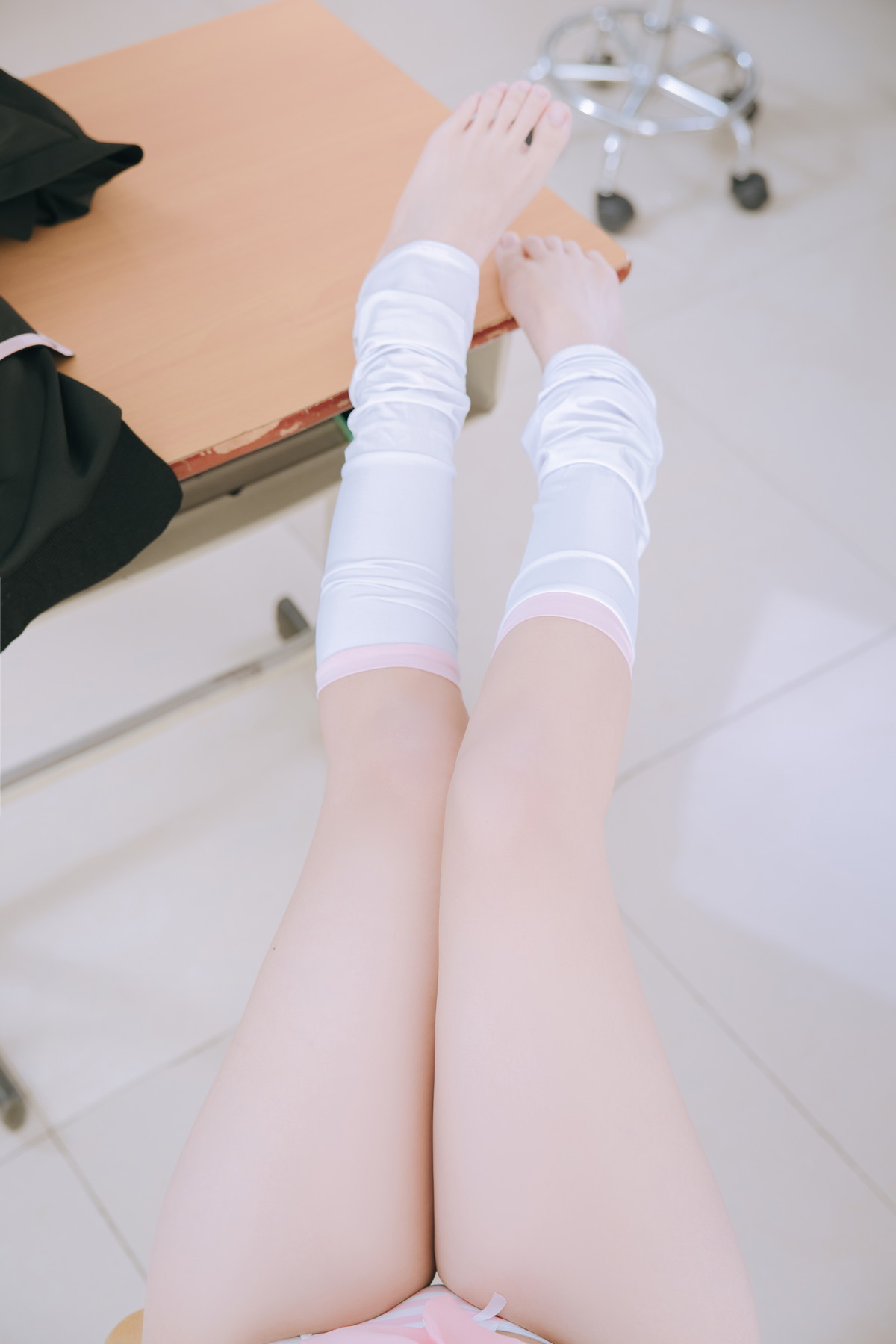 xgyw.top_Cosplay美女日奈娇下江小春主题室内脱性感学生制服露三点式内衣迷人诱惑写真149P
