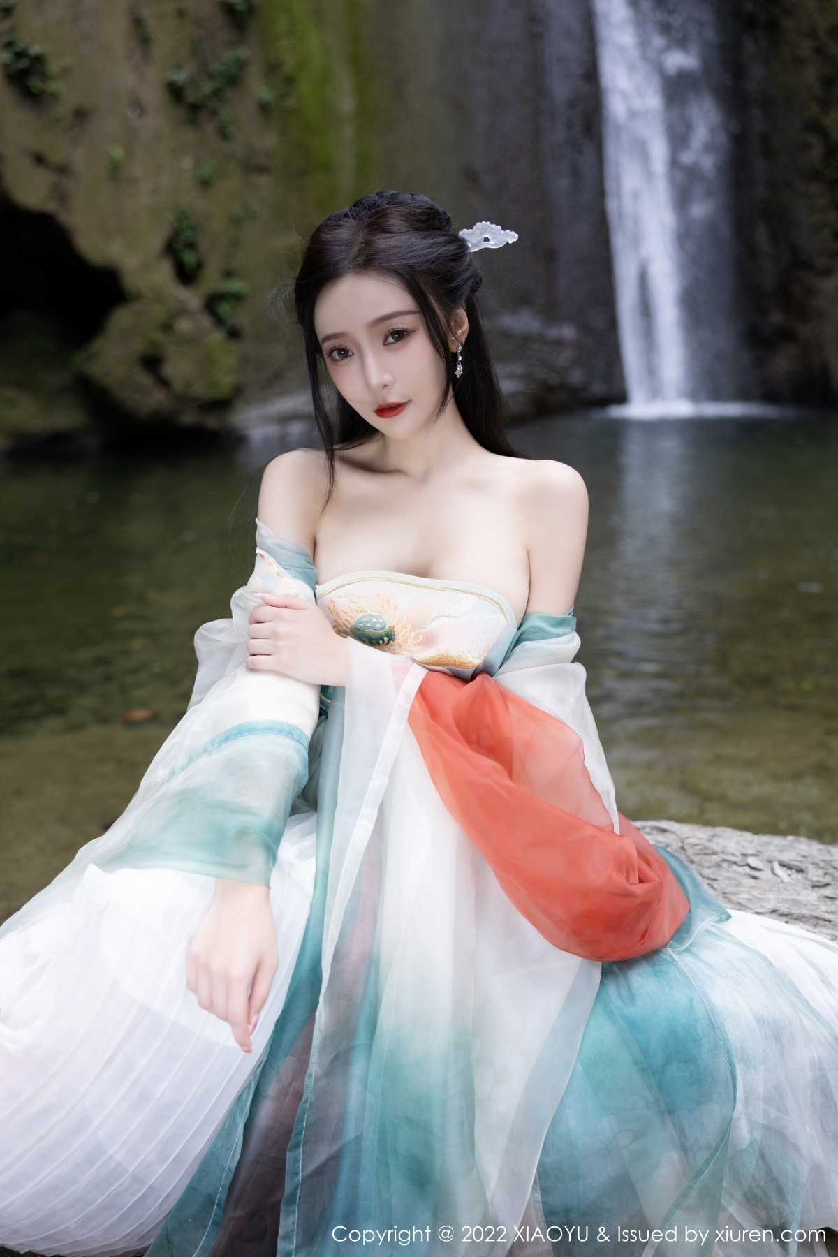xgyw.top_[XiaoYu画语界]Vol.889_女神王馨瑶yanni杭州旅拍户外场景性感浅色古装服迷人诱惑写真92P