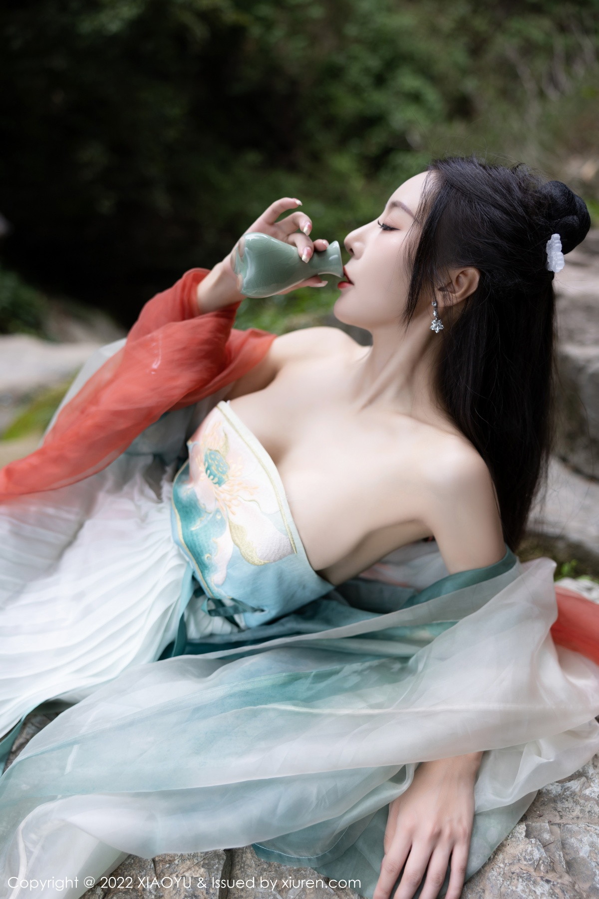 xgyw.top_[XiaoYu画语界]Vol.889_女神王馨瑶yanni杭州旅拍户外场景性感浅色古装服迷人诱惑写真92P