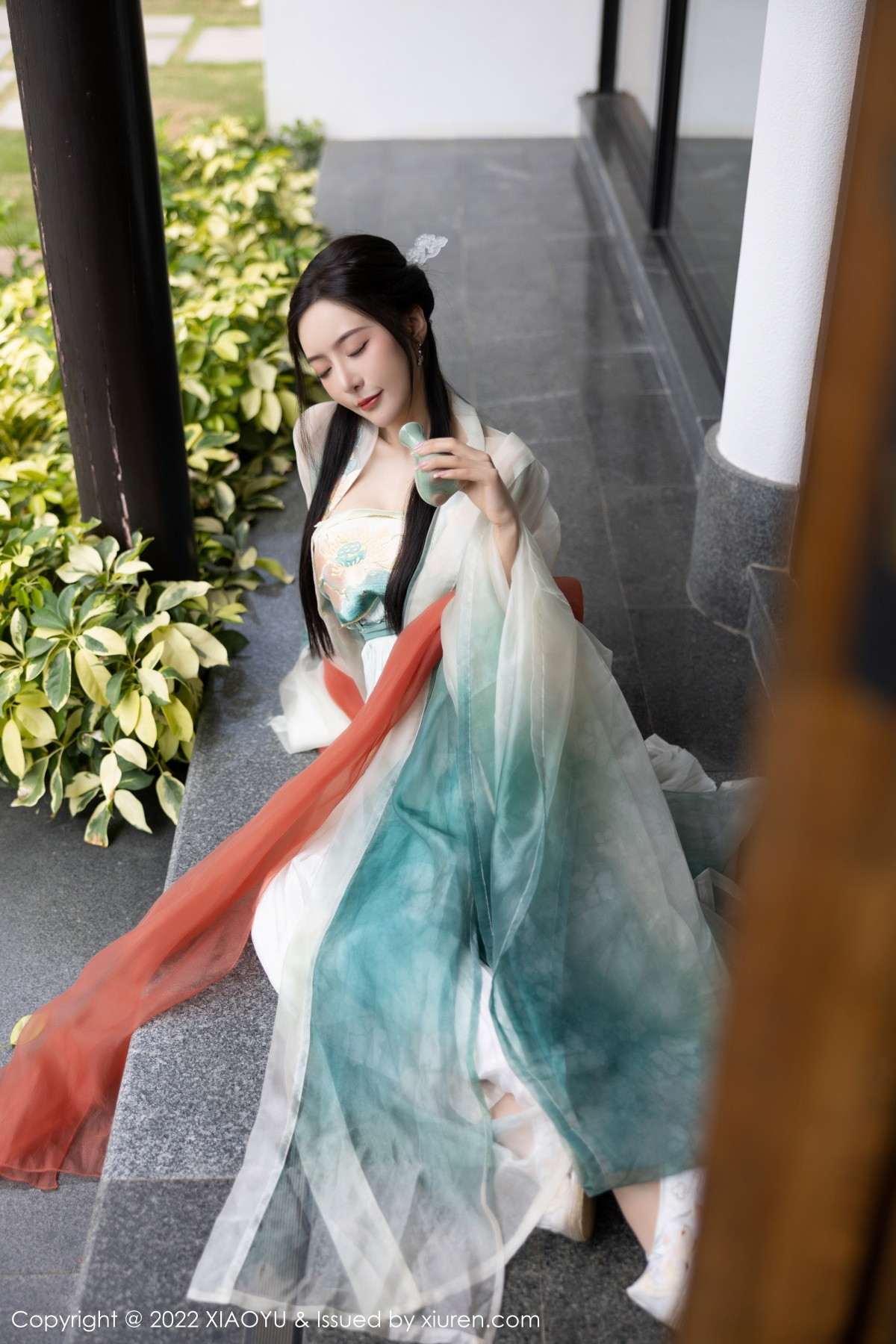 xgyw.top_[XiaoYu画语界]Vol.889_女神王馨瑶yanni杭州旅拍户外场景性感浅色古装服迷人诱惑写真92P