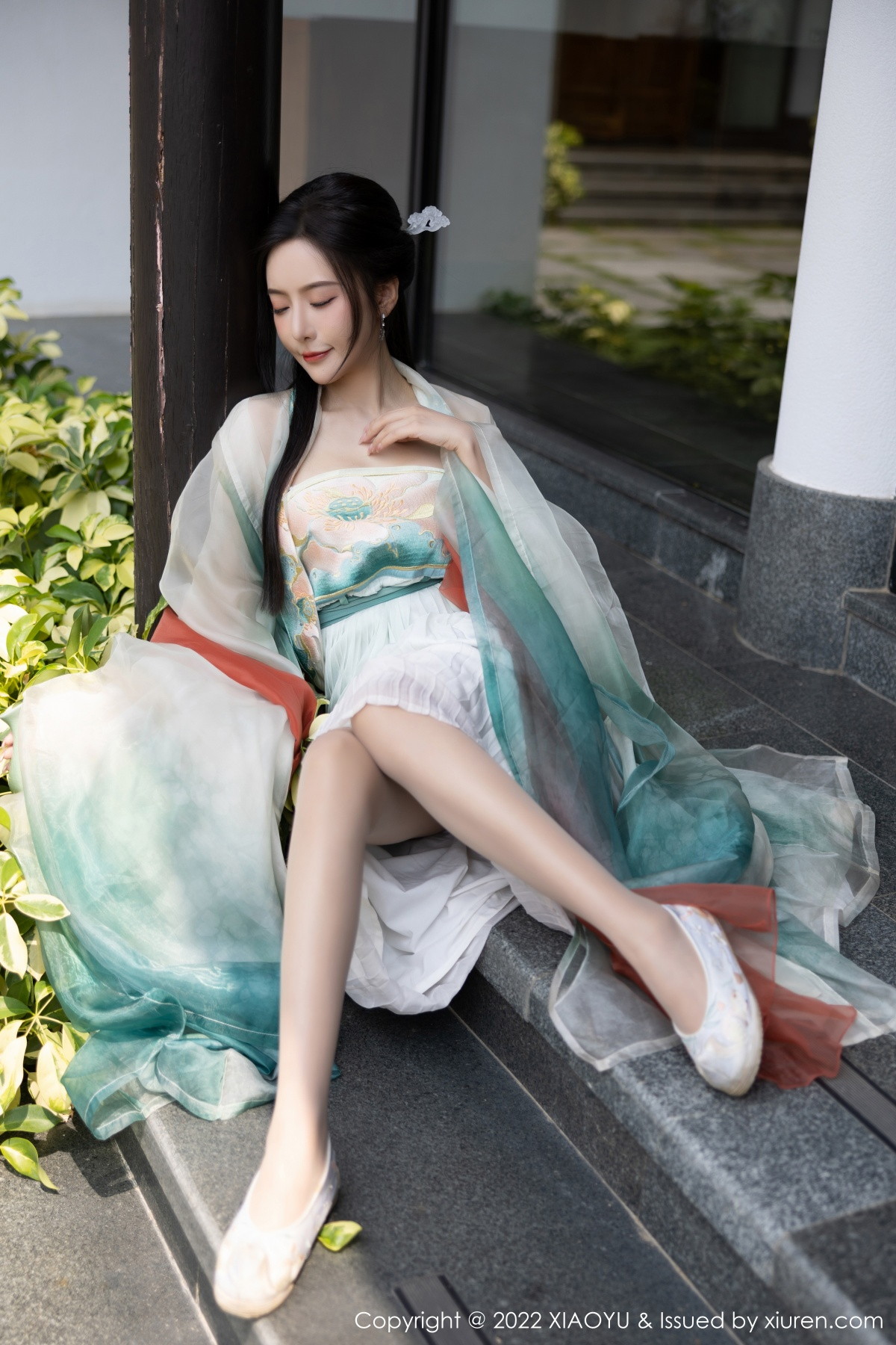 xgyw.top_[XiaoYu画语界]Vol.889_女神王馨瑶yanni杭州旅拍户外场景性感浅色古装服迷人诱惑写真92P