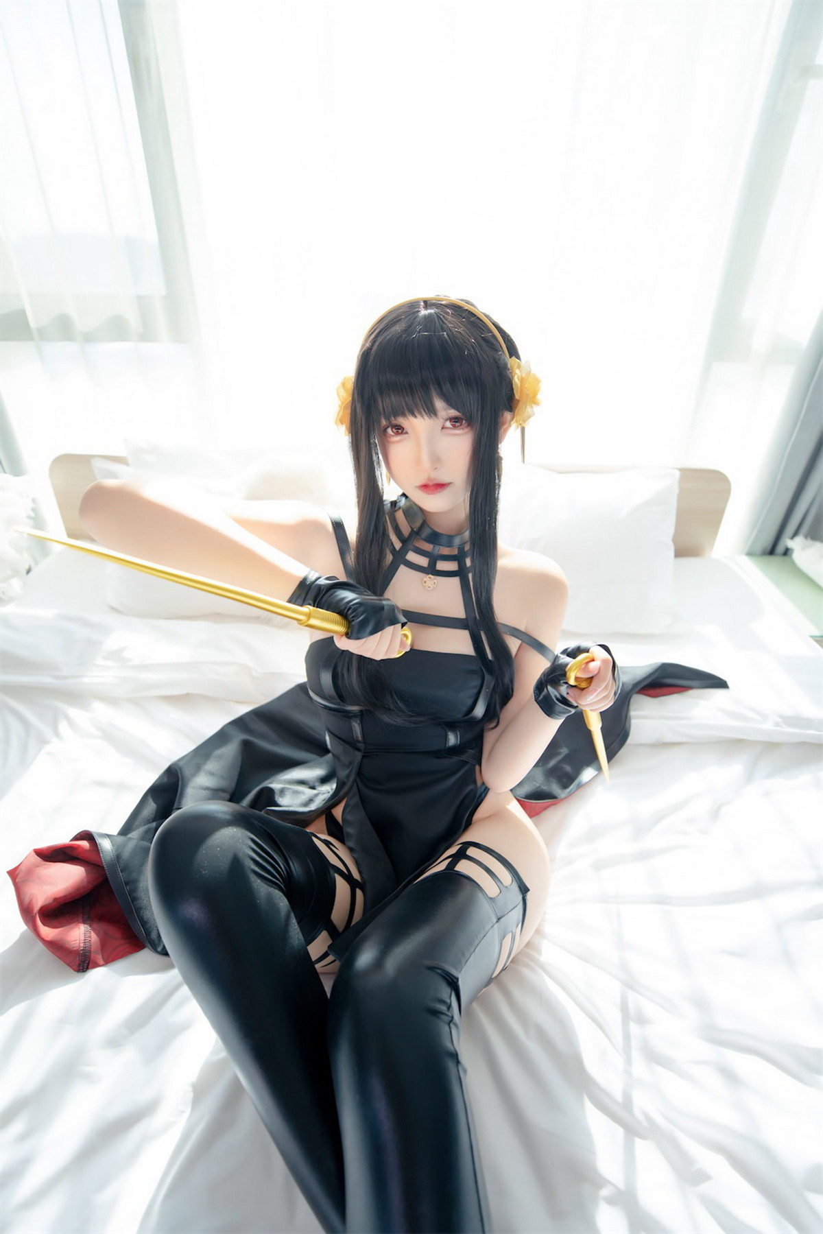 xgyw.top_萝莉美女神楽板真冬约尔太太主题性感黑色吊裙配皮质腿袜秀翘臀美腿诱惑写真75P
