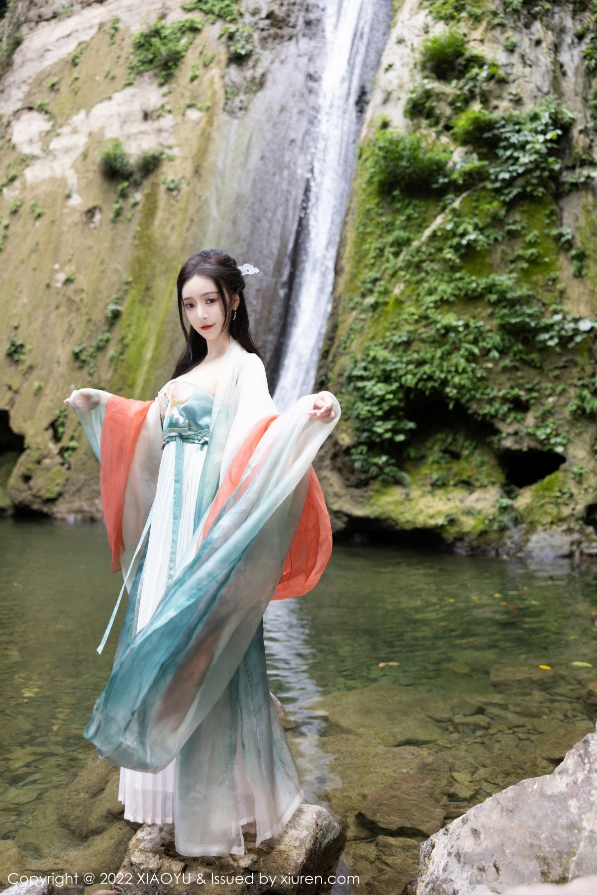 xgyw.top_[XiaoYu画语界]Vol.889_女神王馨瑶yanni杭州旅拍户外场景性感浅色古装服迷人诱惑写真92P