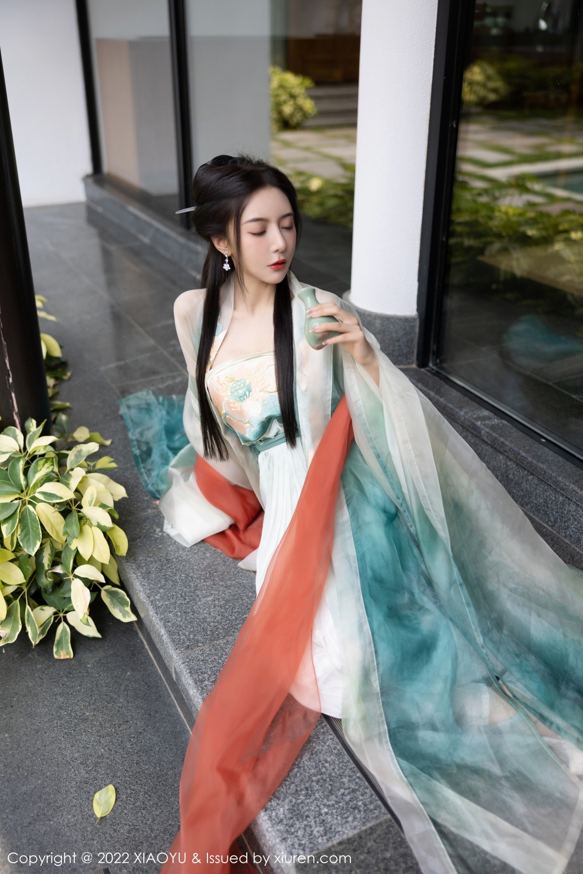 xgyw.top_[XiaoYu画语界]Vol.889_女神王馨瑶yanni杭州旅拍户外场景性感浅色古装服迷人诱惑写真92P