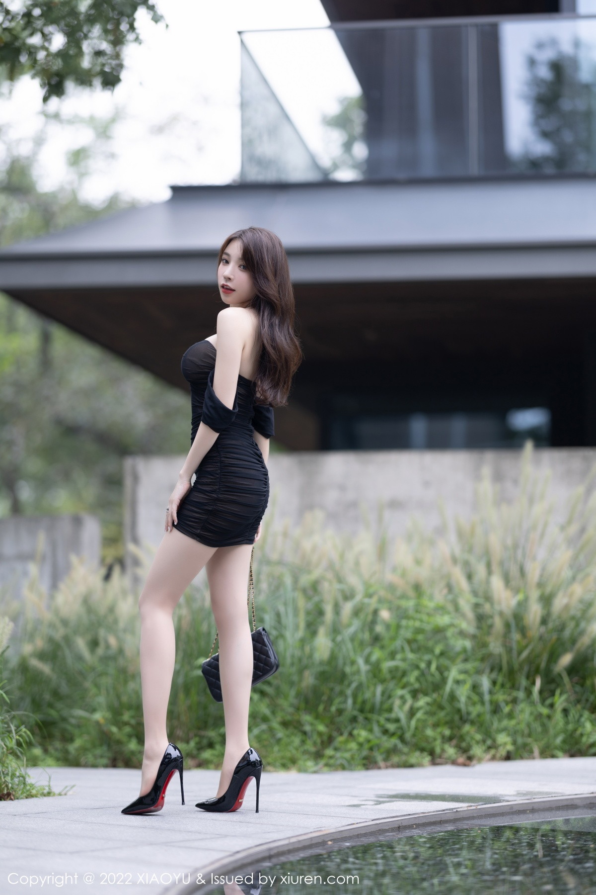 xgyw.top_[XiaoYu画语界]Vol.888_女神徐莉芝Booty黑色露肩连衣裙配超薄肉丝秀完美身材诱惑写真86P