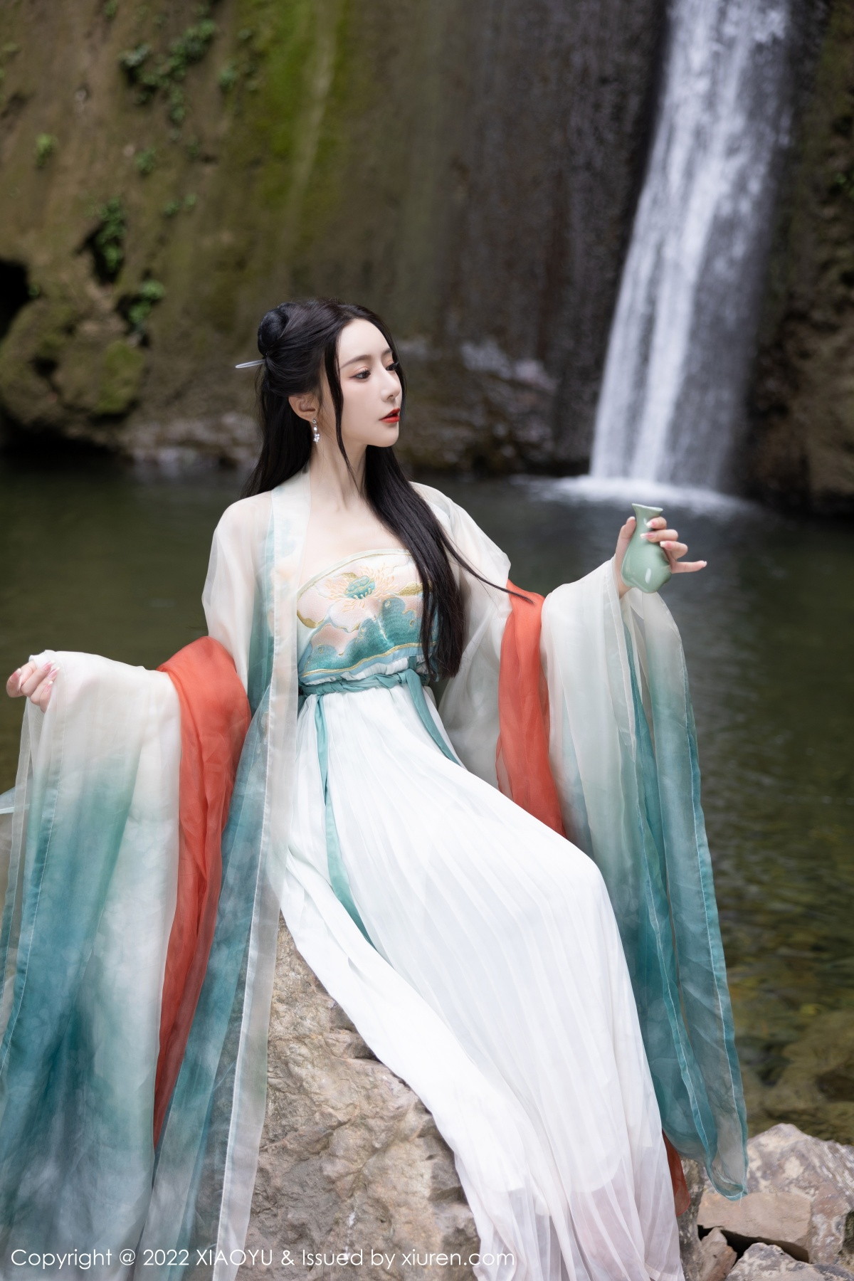 xgyw.top_[XiaoYu画语界]Vol.889_女神王馨瑶yanni杭州旅拍户外场景性感浅色古装服迷人诱惑写真92P
