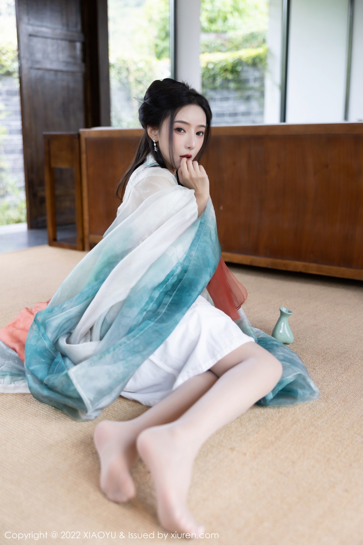 xgyw.top_[XiaoYu画语界]Vol.889_女神王馨瑶yanni杭州旅拍户外场景性感浅色古装服迷人诱惑写真92P