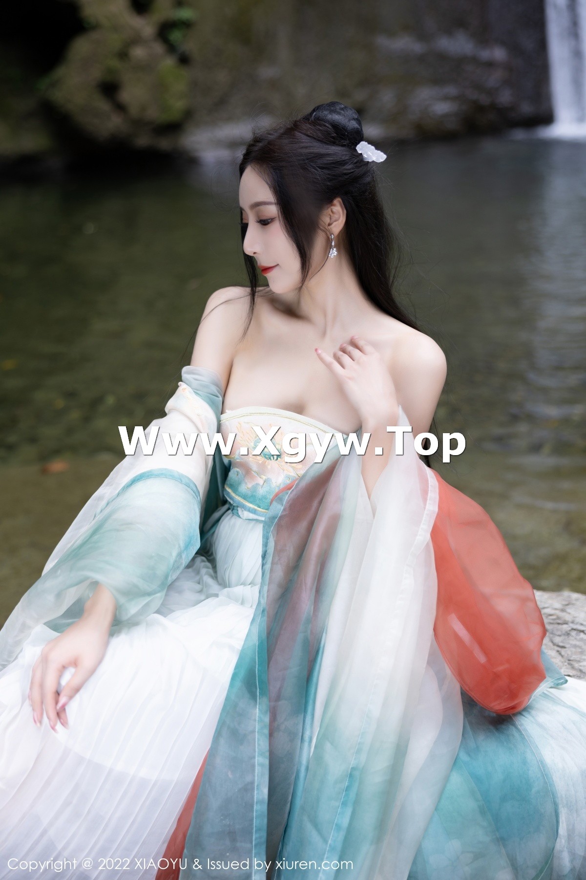 xgyw.top_[XiaoYu画语界]Vol.889_女神王馨瑶yanni杭州旅拍户外场景性感浅色古装服迷人诱惑写真92P